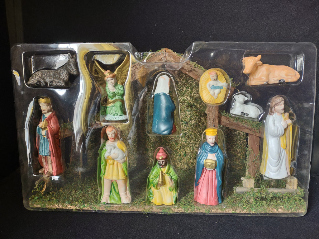 Christmas Porcelain Nativity Set 11 pc with Stable (lot 1587)