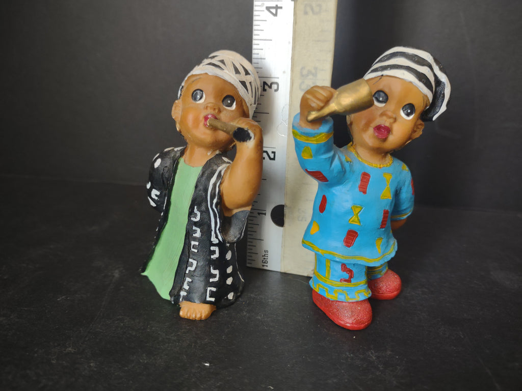 Vintage Black African Small Figurine Musical 3-1/2" (lot 3086)