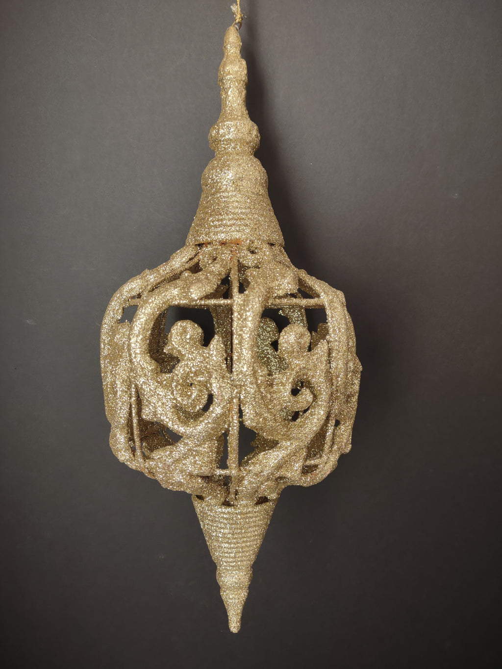 Christmas Holiday Large Ornate Golden Ornament (lot 1286)