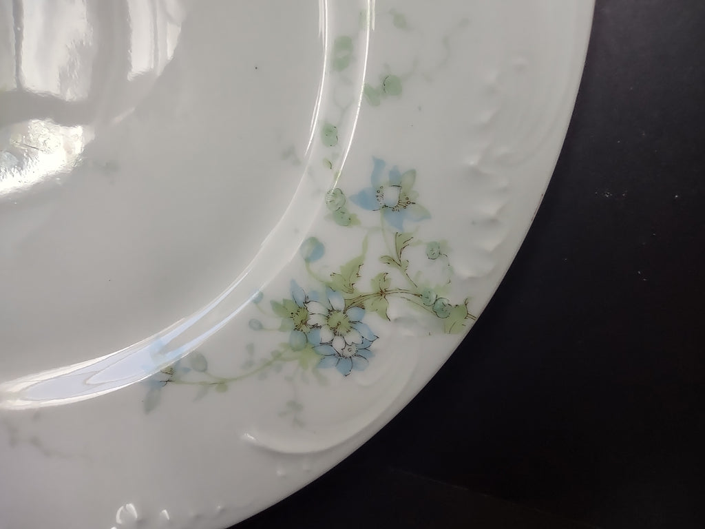 Haviland Limoges French Cottage Chic Luncheon/Dinner/Salad Plate Blue (lot 1122)