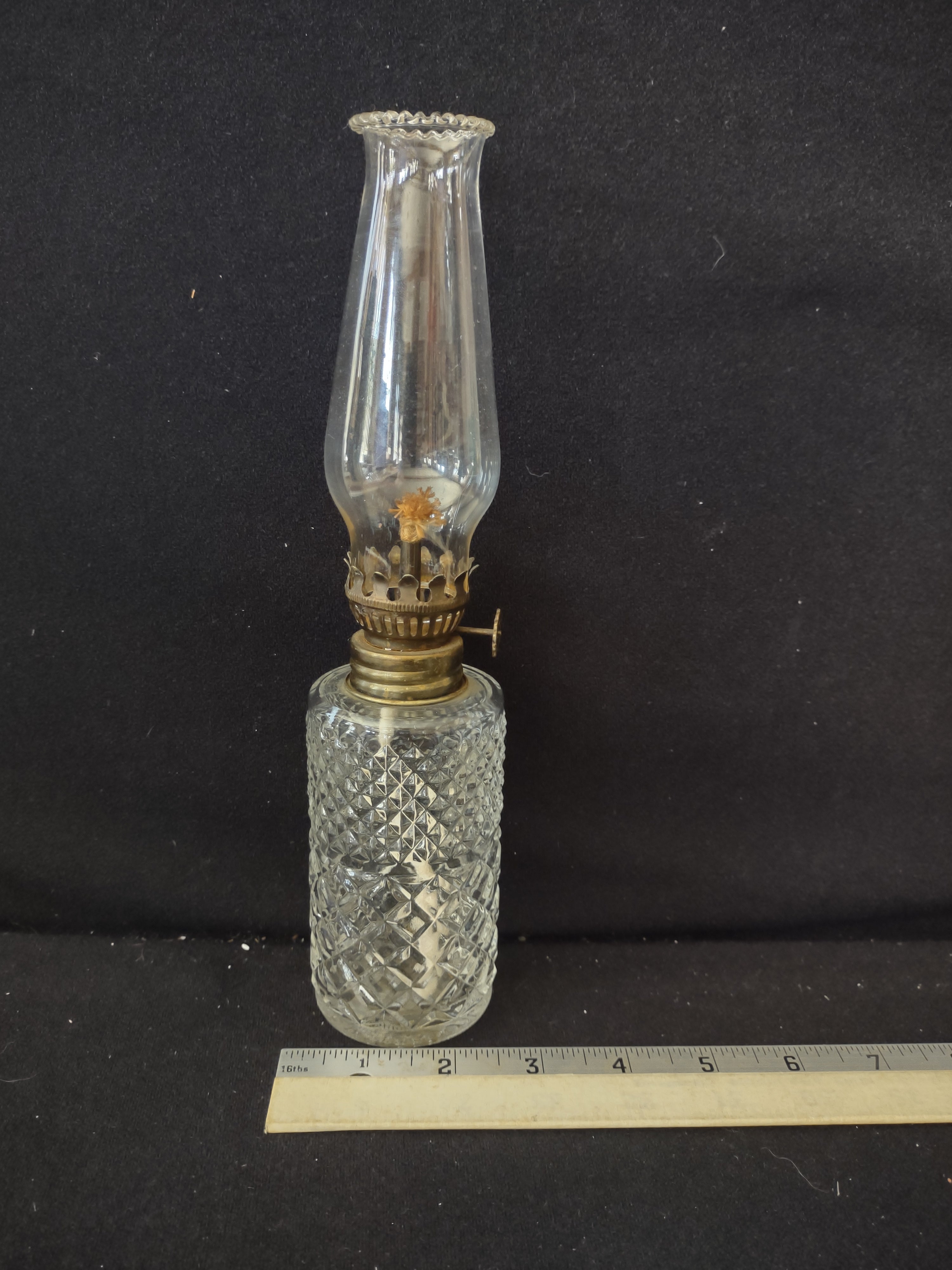 Vintage Kerosine Oil Lamp Diamond Cut Base Austrian Lamplight Farms (Lot 3827)