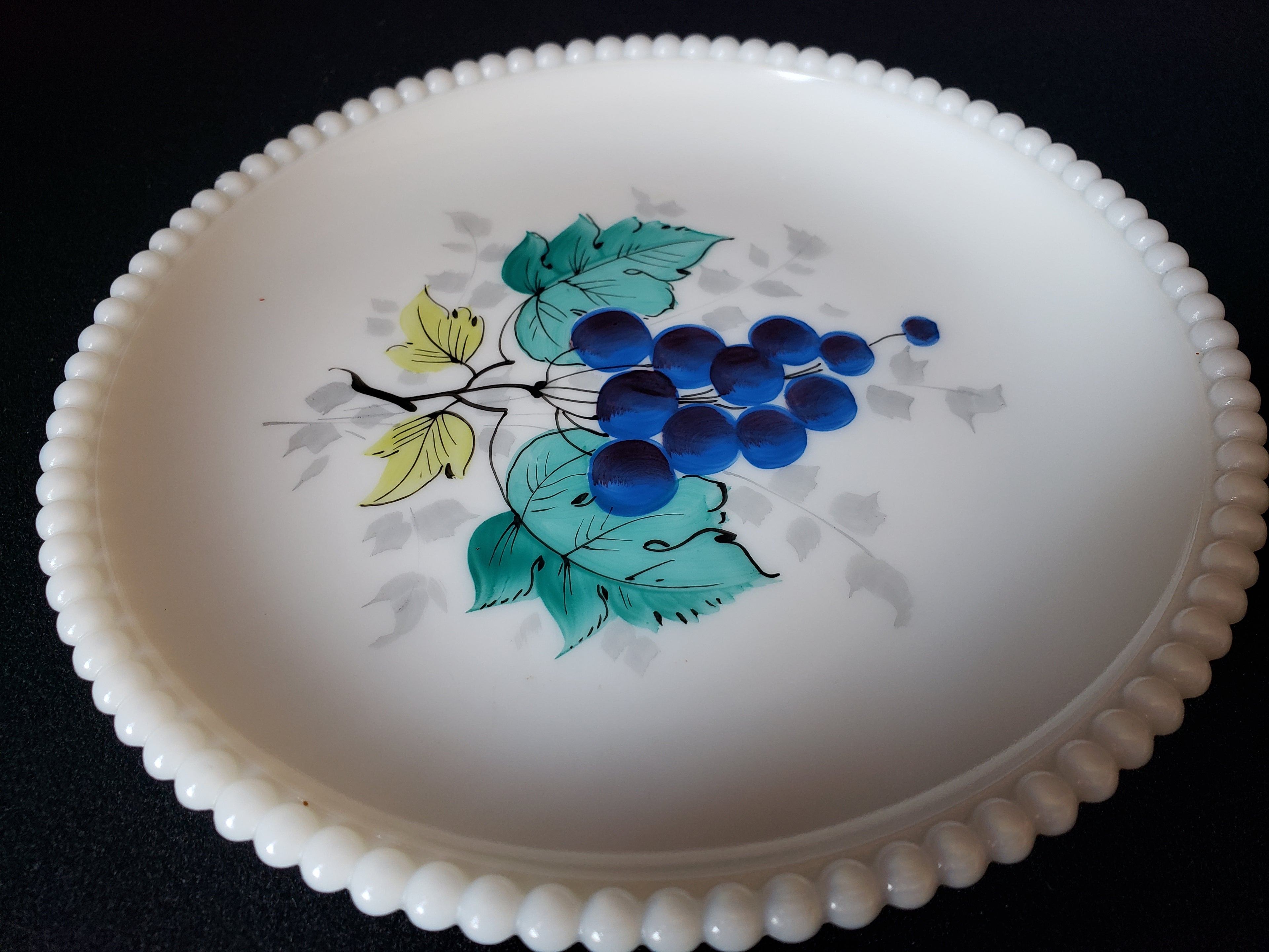 Vintage Westmoreland Grape Motif Milk Glass Dessert Plate (lot 2186)