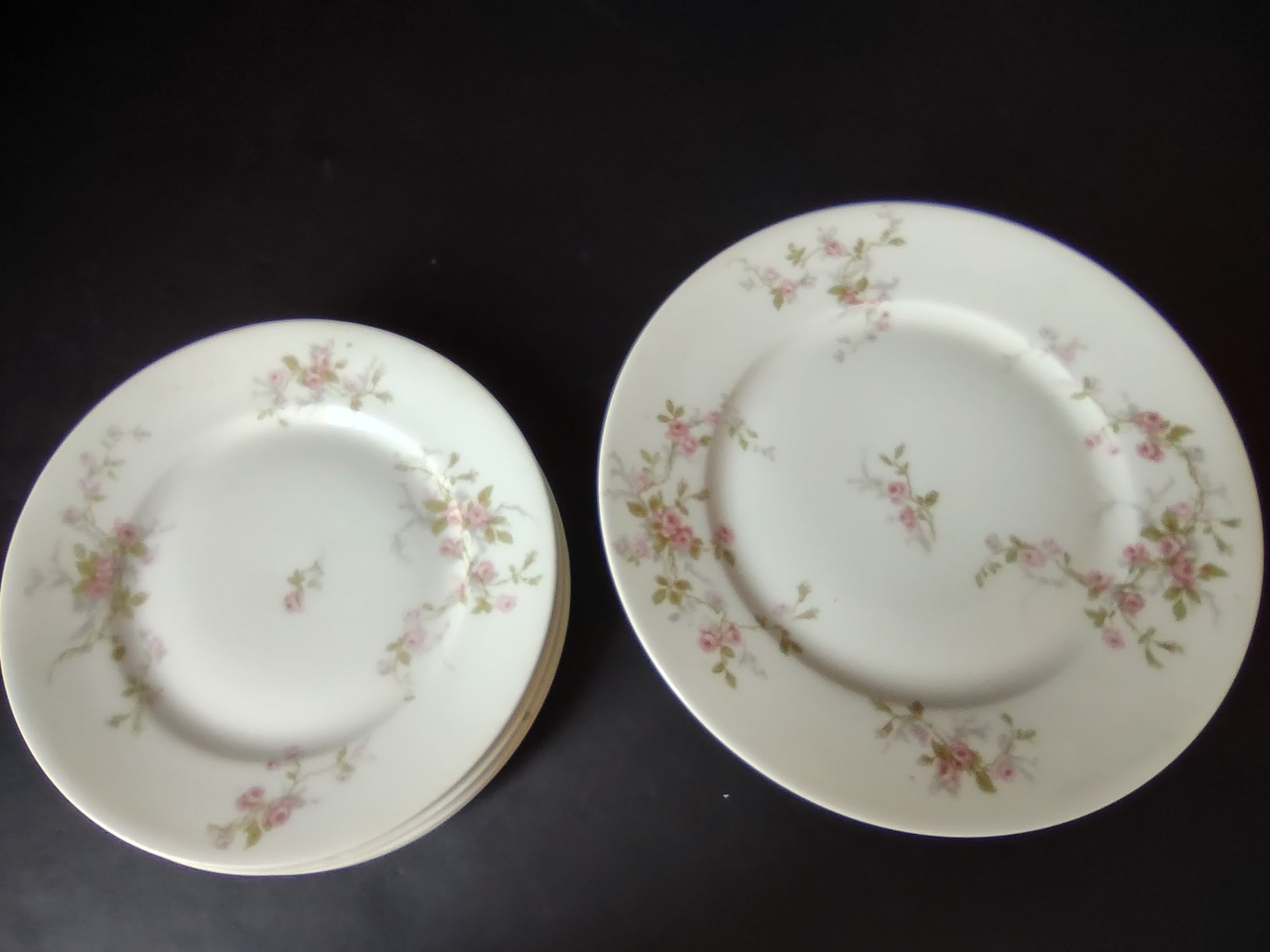 Haviland Limoges 4 x Salad/Dessert & 4 x Bread/Butter Plate Grey Moss (lot 919)