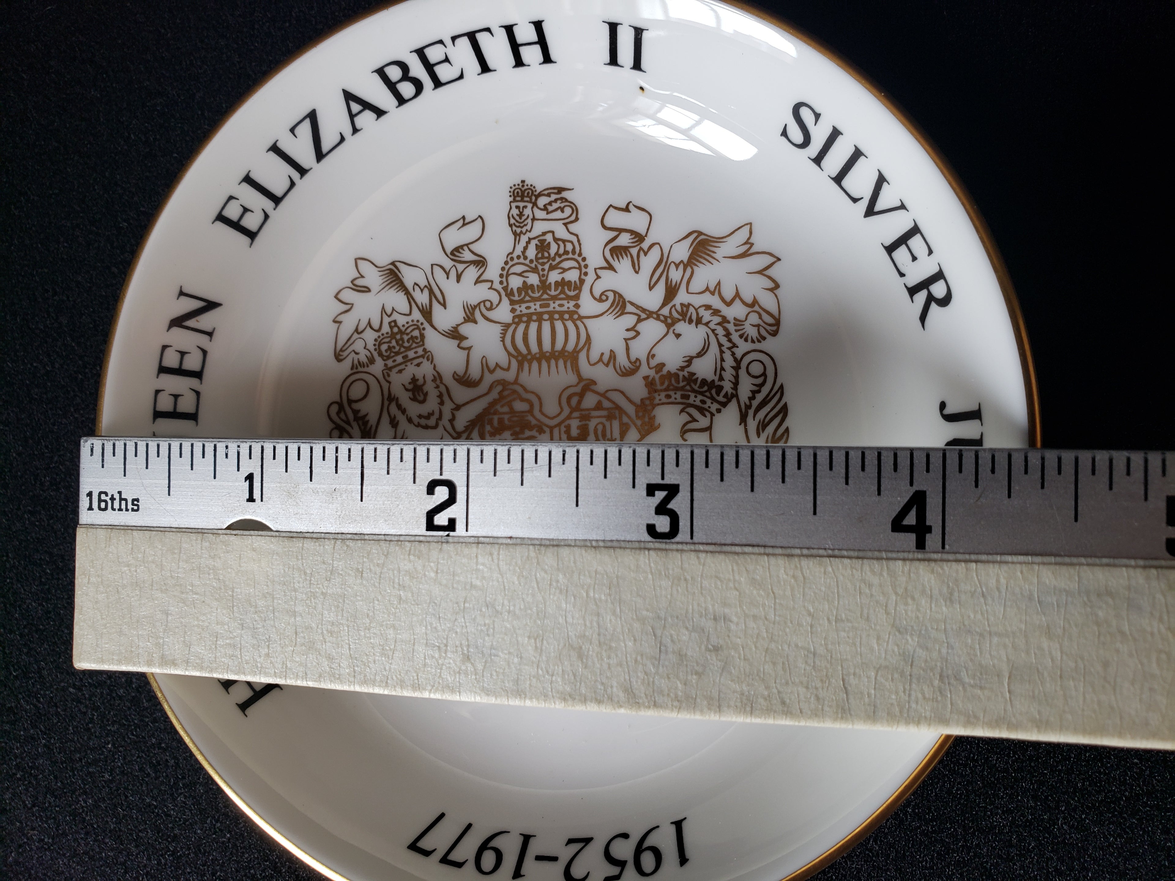 Vintage Royal Worcester H.M. Queen Elizabeth II Jubilee Dish 4-1/2" (lot 2085)