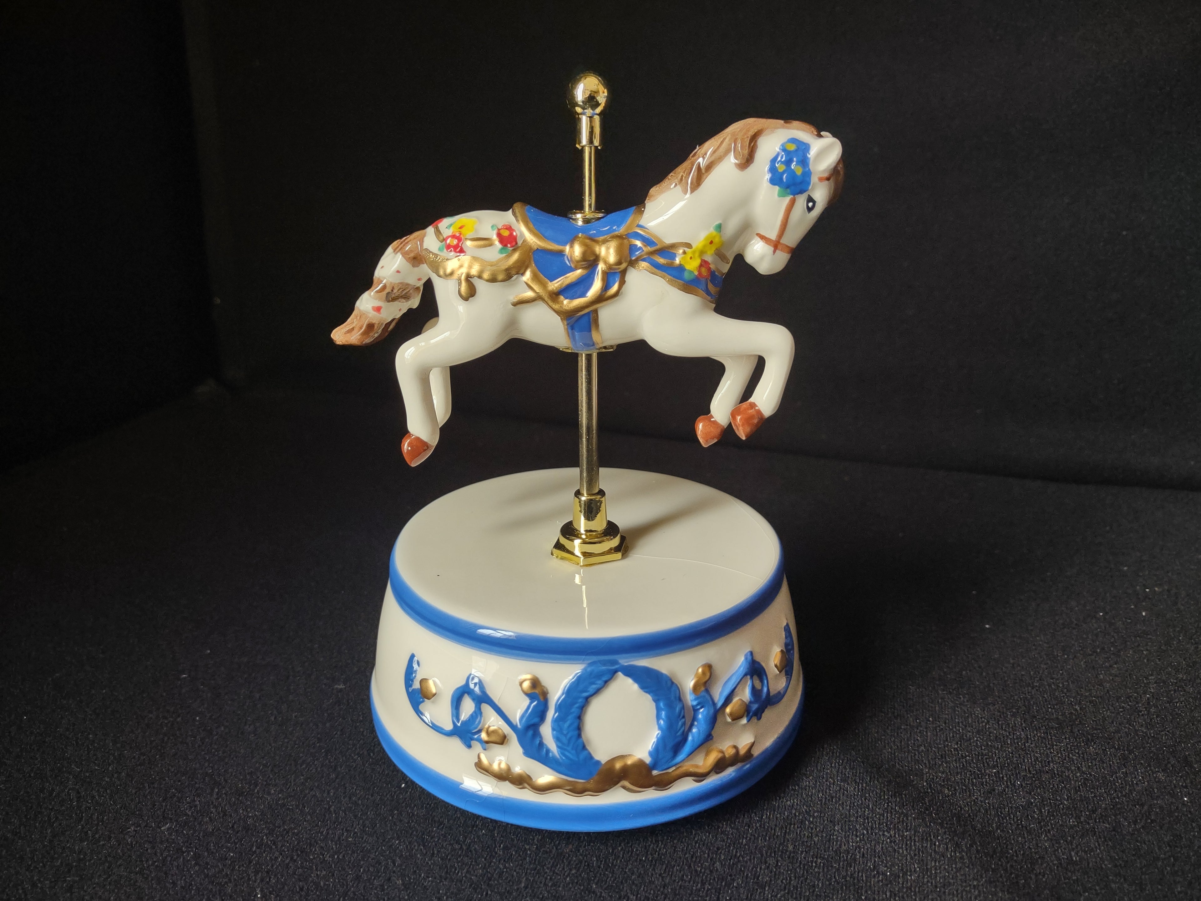 Mr Christmas Musical Carousel Horse "Merry Gentlemen" IMPERFECT (lot 1584)