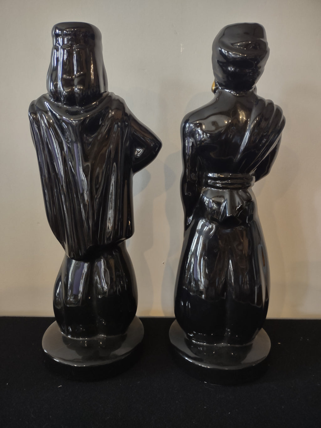 Vintage Eastern Style Man Woman Figurine Black Gold Accent (Lot 3739