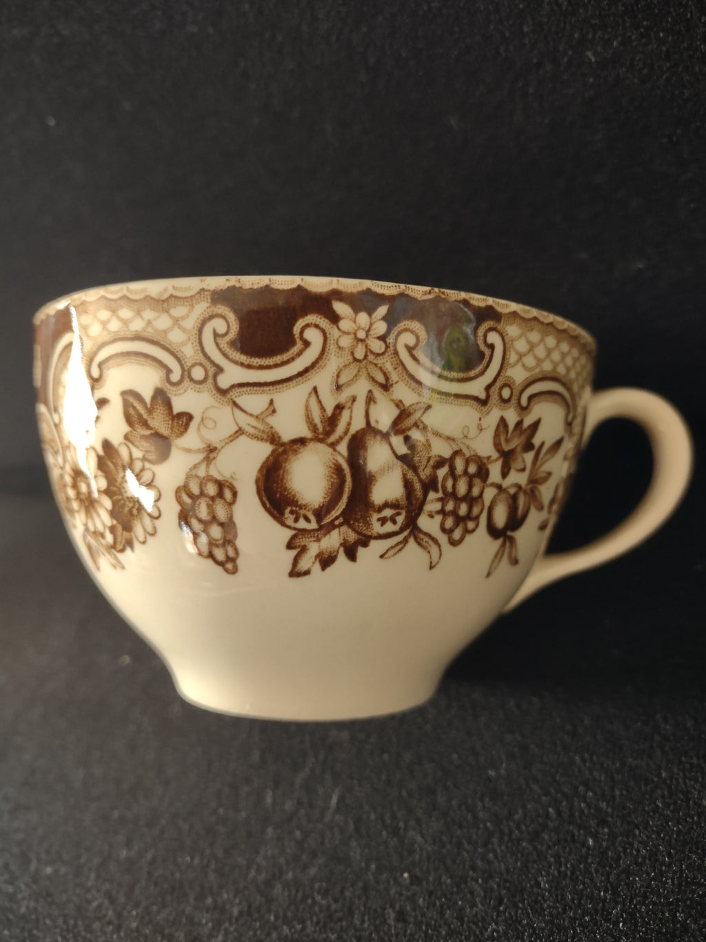 Vintage Johnson Brothers Teacup Windsor Ware Harvest Fruit Set Of 2 (Lot 5656)
