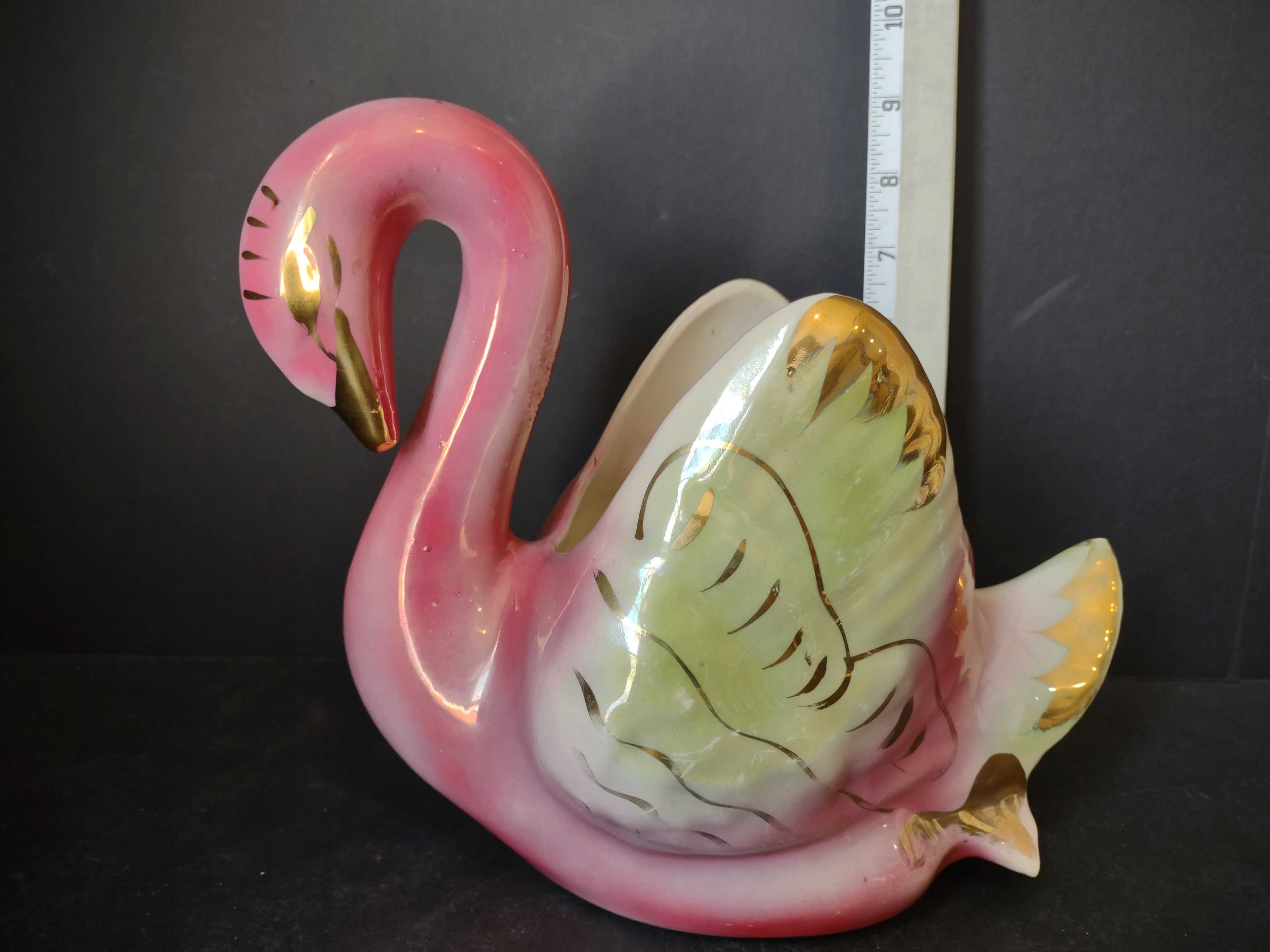 Vintage Ceramic Colonial Pink Swan Planter (lot 2904c)