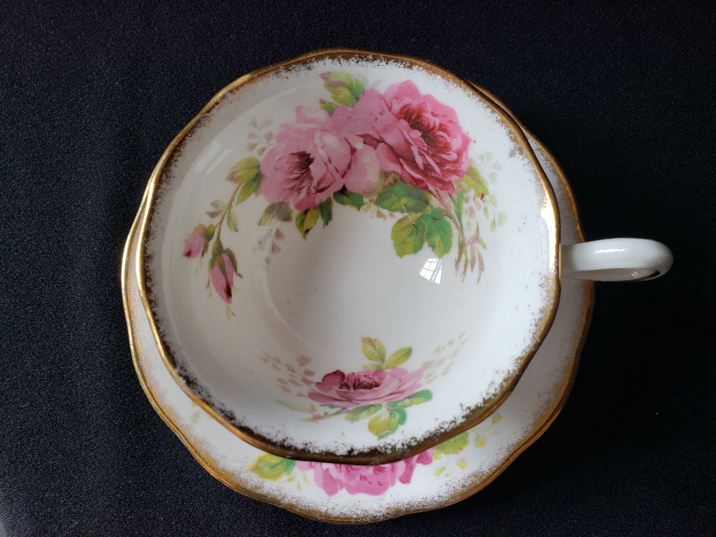 Vintage Royal Albert American Beauty Tea Cup with Saucer (lot 2048)