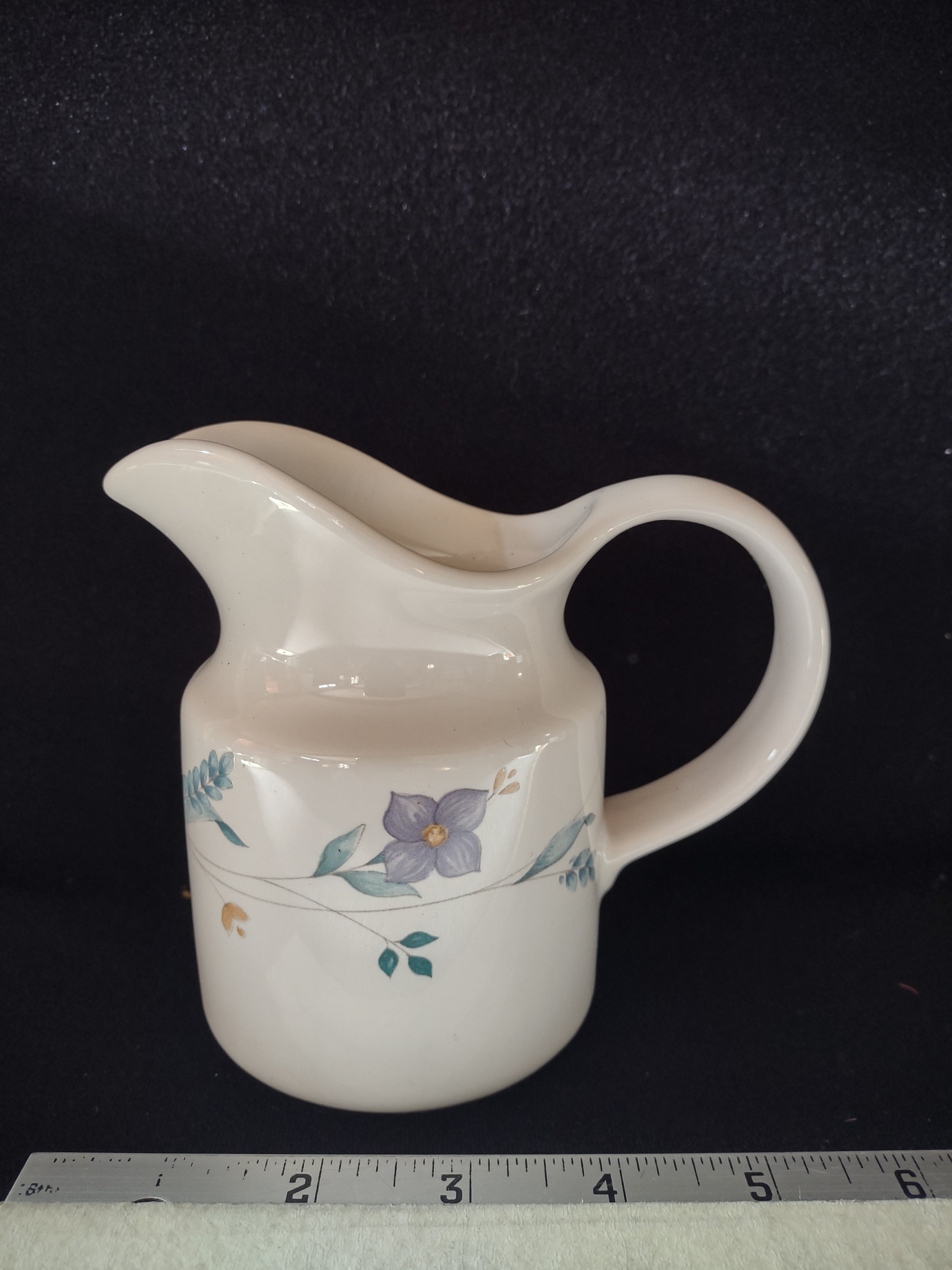Vintage Pfaltzgraff 10 Oz Creamer Discontinued April Pattern Flowers (Lot 5019)