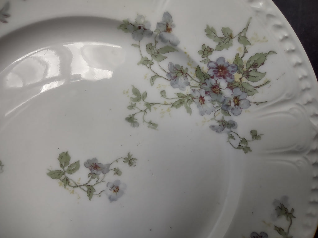 GDA France Limoges French Cottage Shabby Chic Dinner Plate Blue Flower (lot 1101