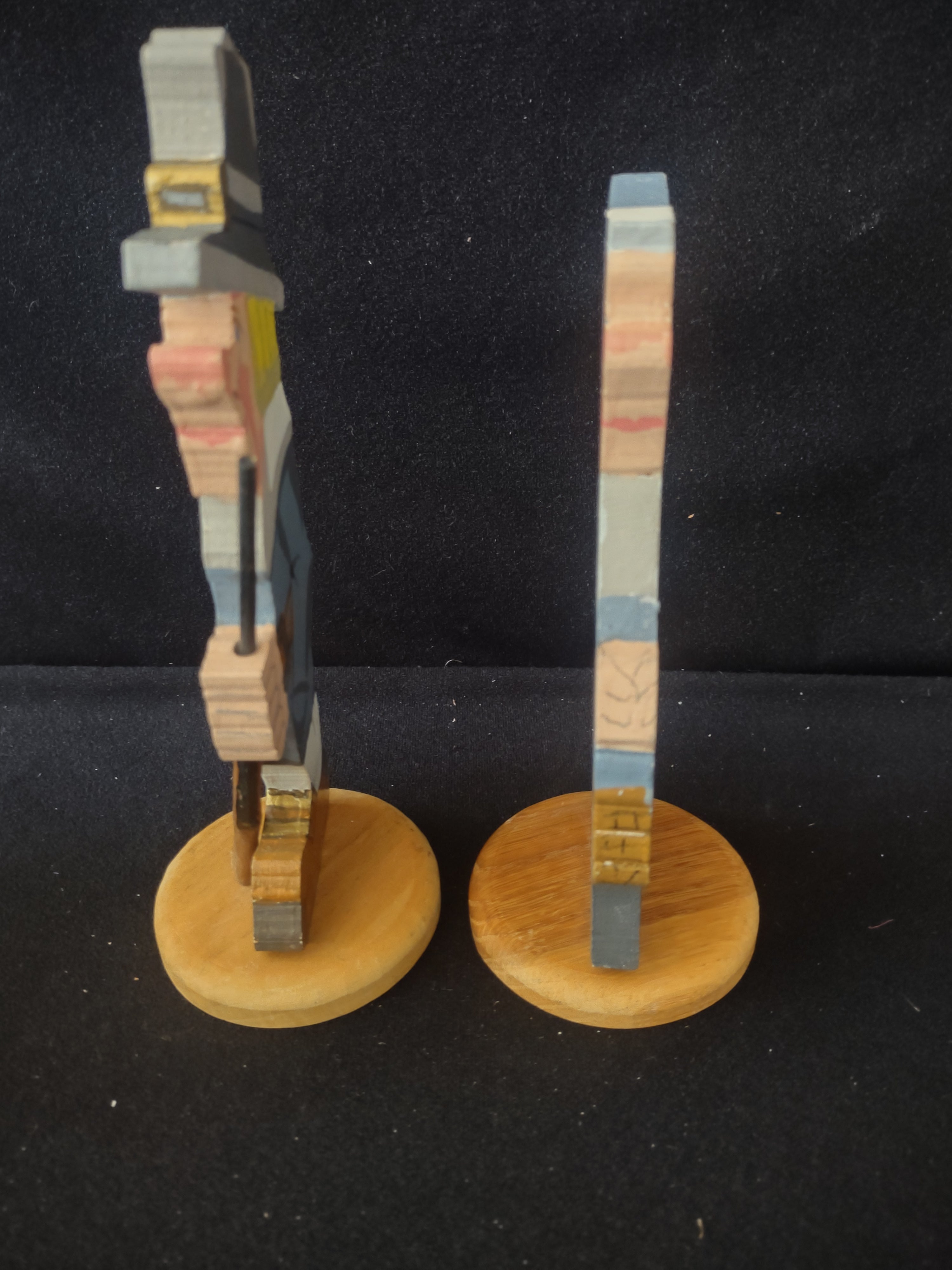 Thanksgiving /Fall Vintage Handmade Wooden Pilgrims (Lot 3439)