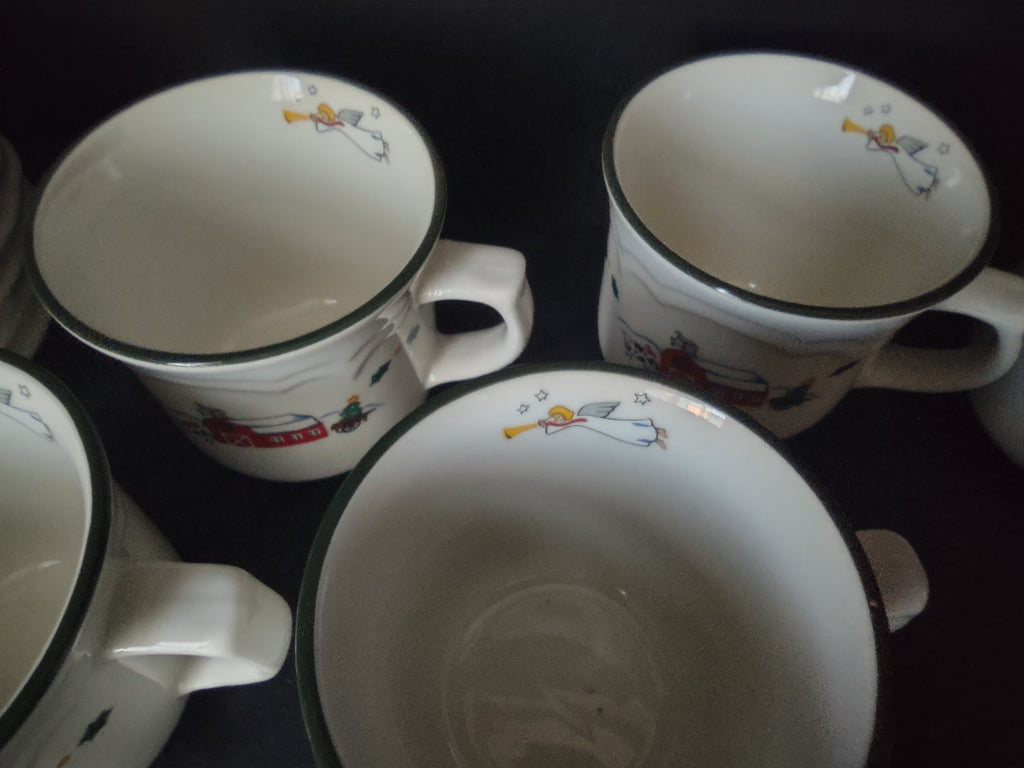 Pfaltzgraff Christmas Snow Village 7 x Coffee Cup Mug Saucer (lot 1161)