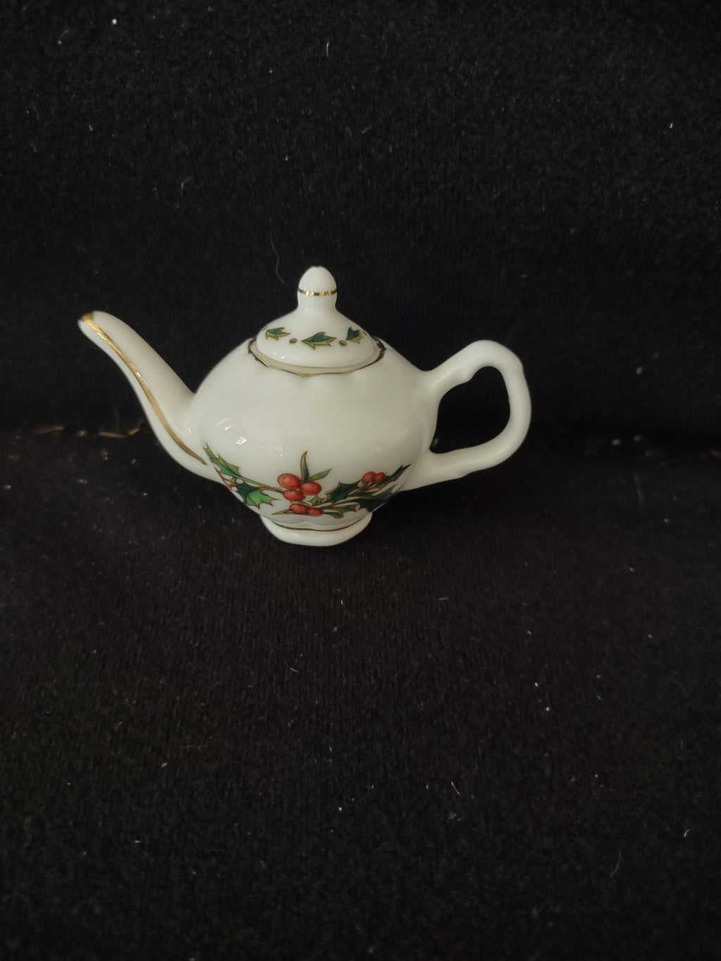 Vintage Coyne & Company A Cup Of Christmas Tea Mini Tea Set (Lot 3697)