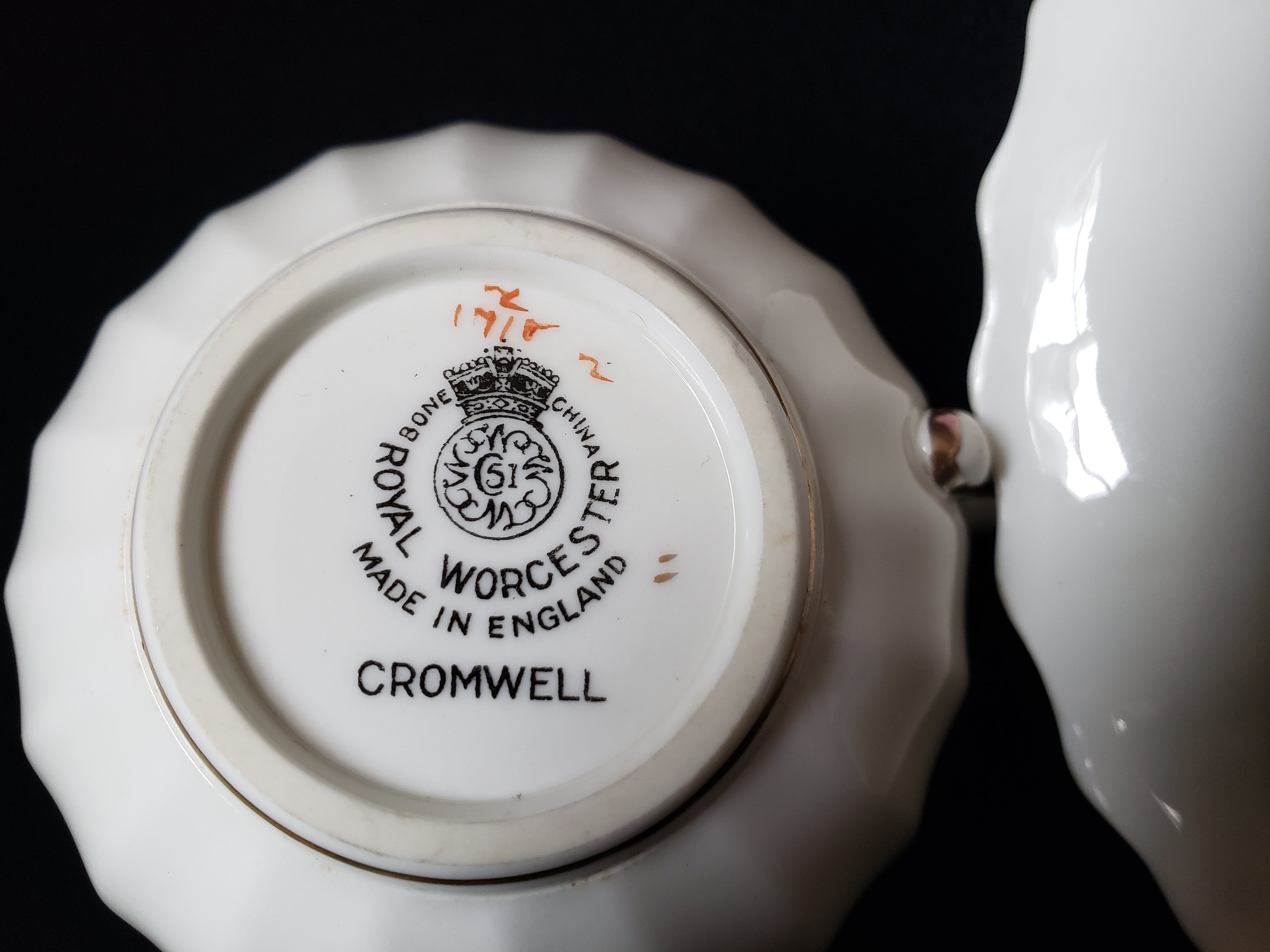 Vintage Royal Worcester Cromwell Tea Cup (lot 2100)