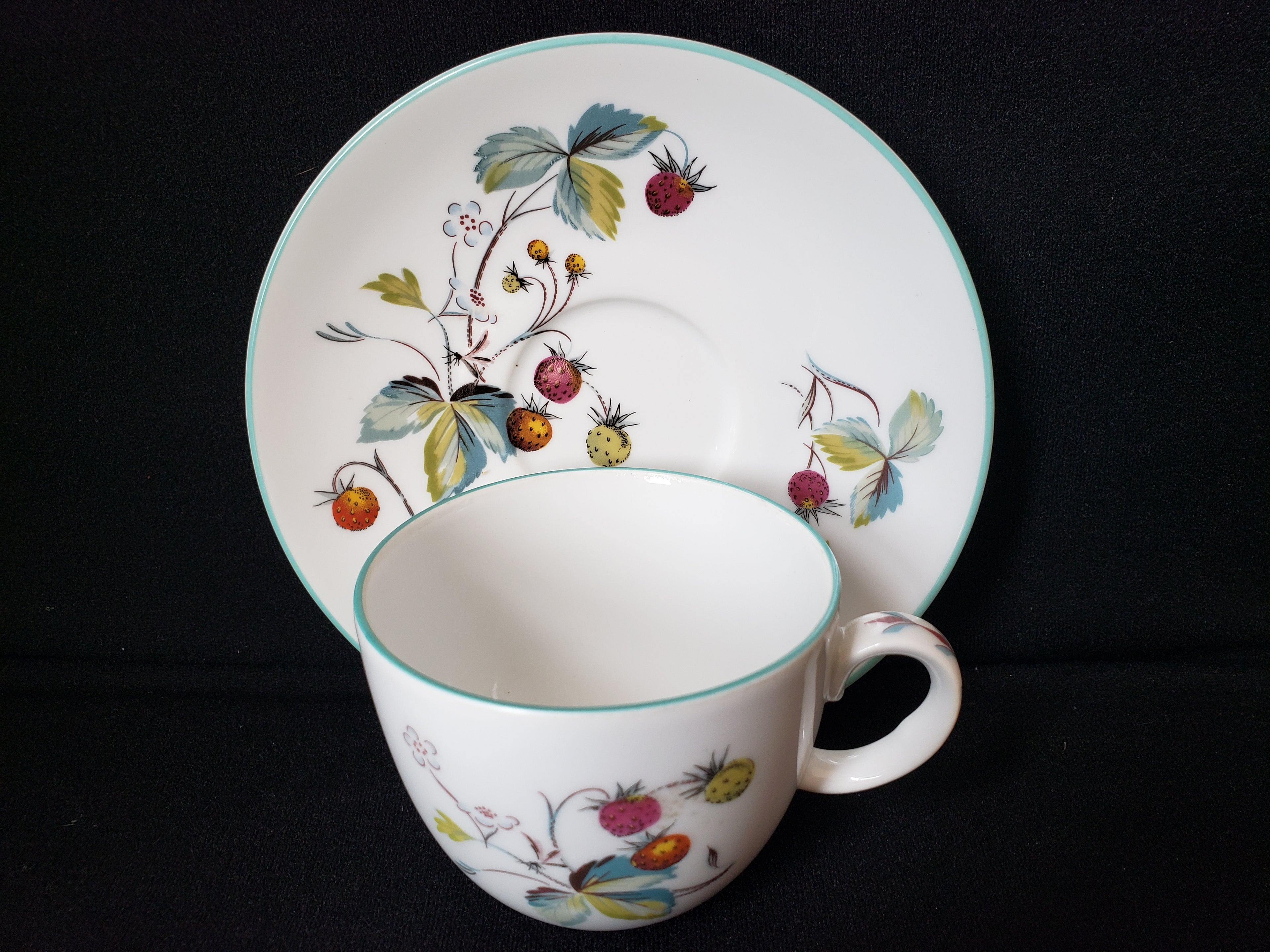 Vintage Royal Worcester Strawberry Fair Oven to Table Tea Cup (lot 2099)