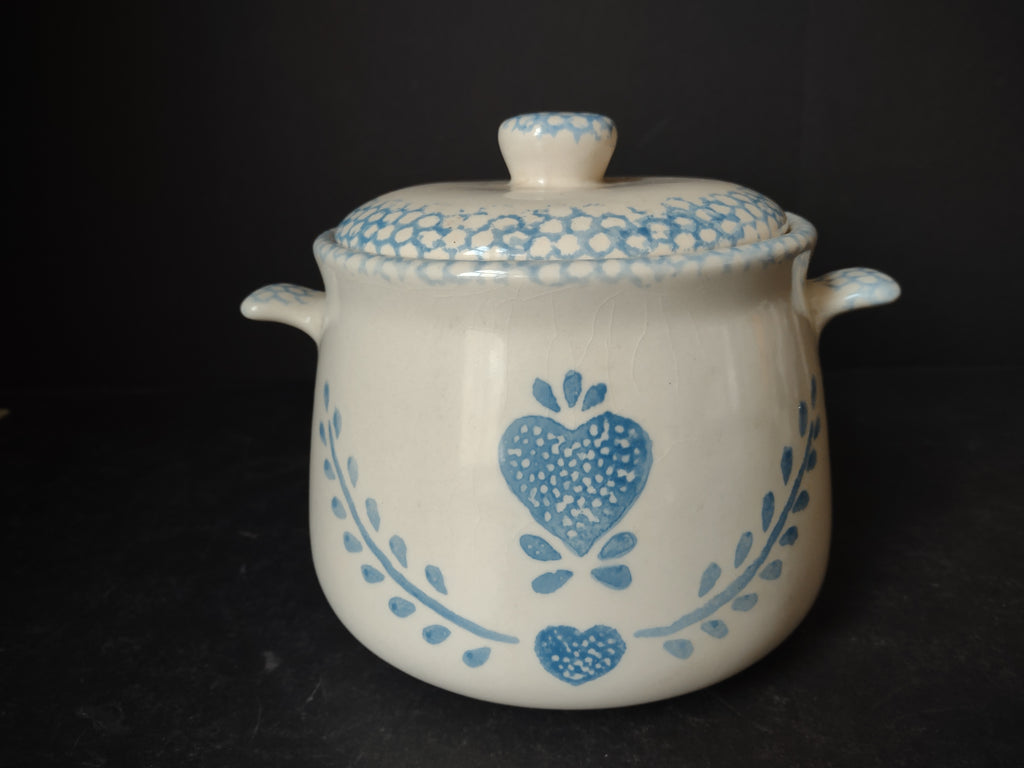 Vintage Stoneware Hearts White Blue Soup Tureen Cottage NO Ladle (lot 5305)