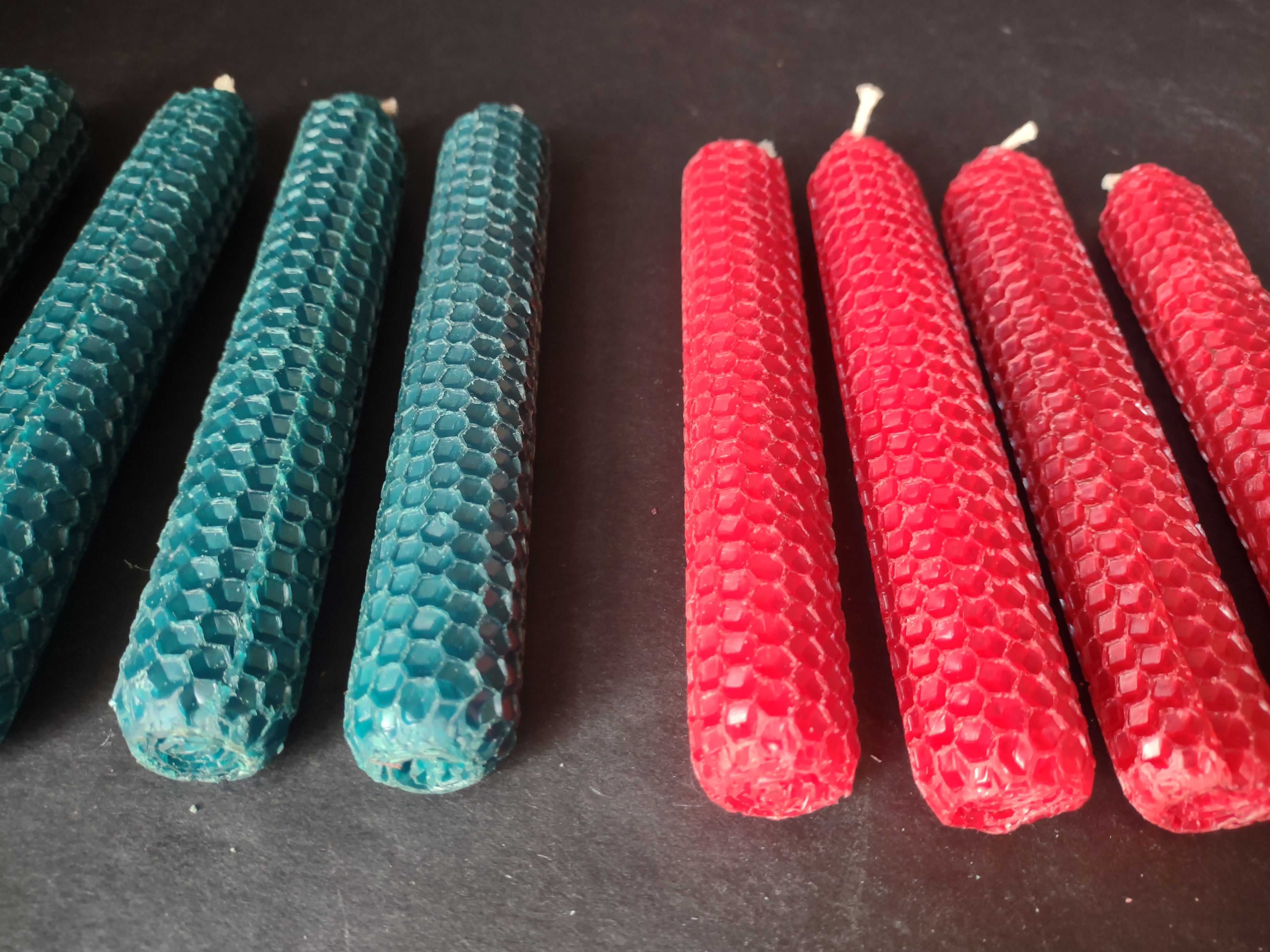 Christmas Holiday Green Red Bee Wax Candle (lot 1249)