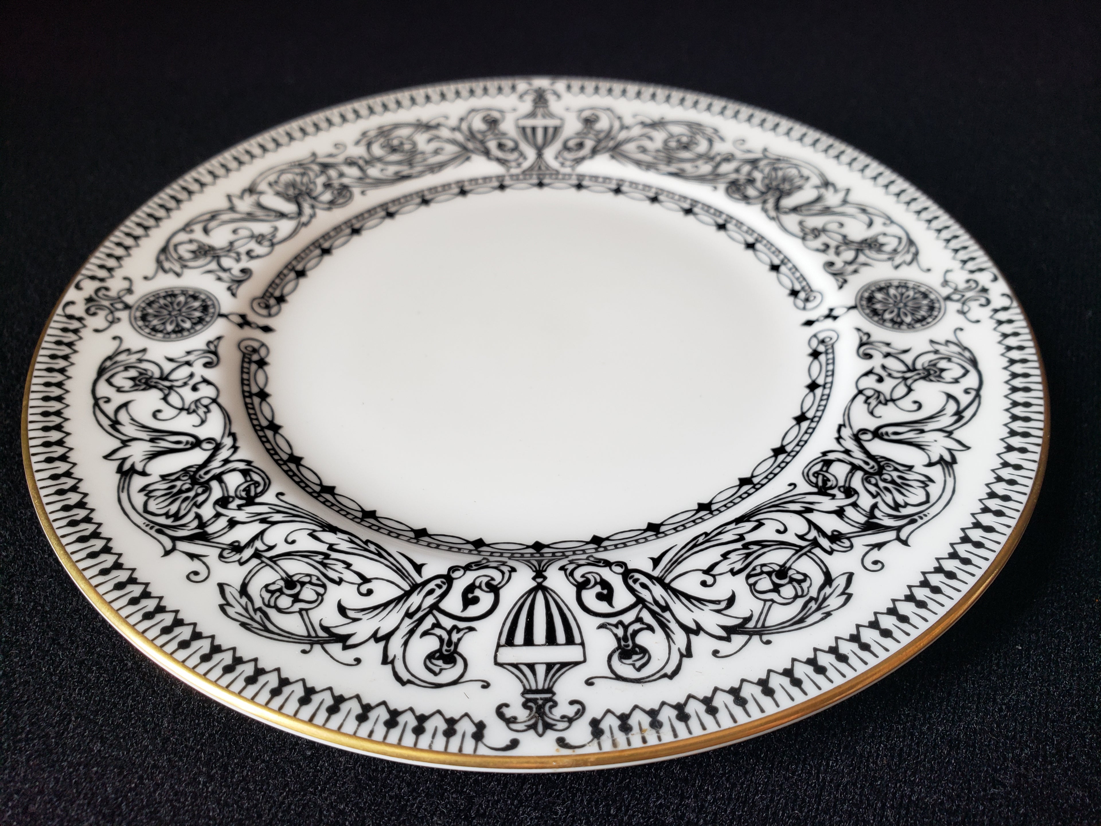 Vintage Royal Worcester Padua Dessert or Bread Plate 6-1/4" (lot 2053)