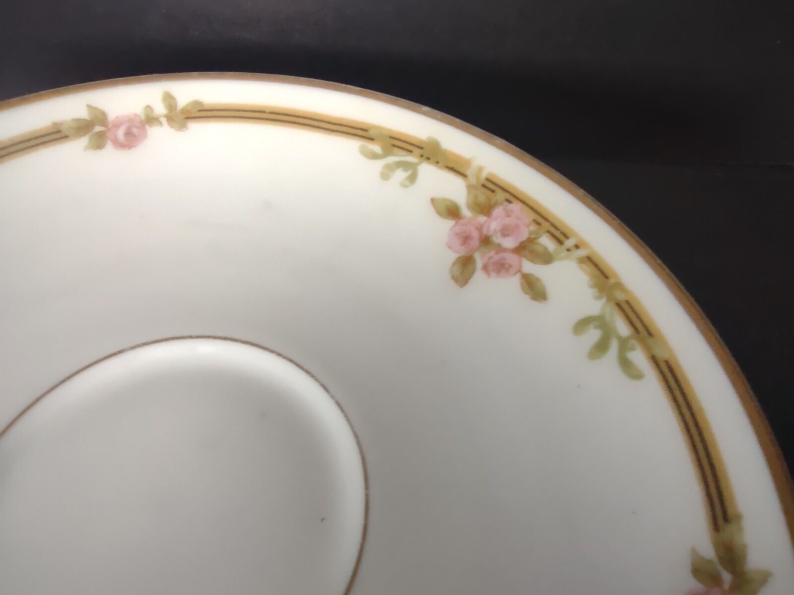 Haviland Limoges Schleiger 625 A Red Rose 2 x Saucer 5-3/4" (lot 540
