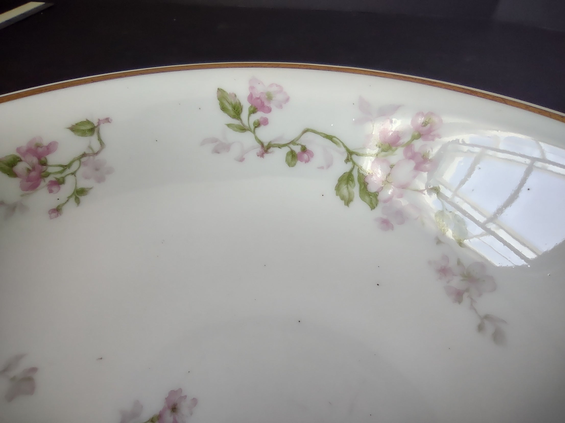Haviland French Chic Limoges 9" Serving Bowl Gold Trim (lot 1089)