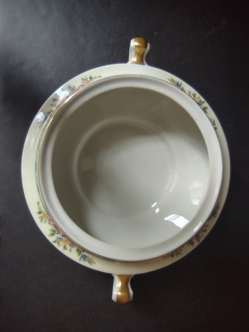 Haviland Limoges Massachusetts Round Tureen NO LID Blue Floral (lot 931)