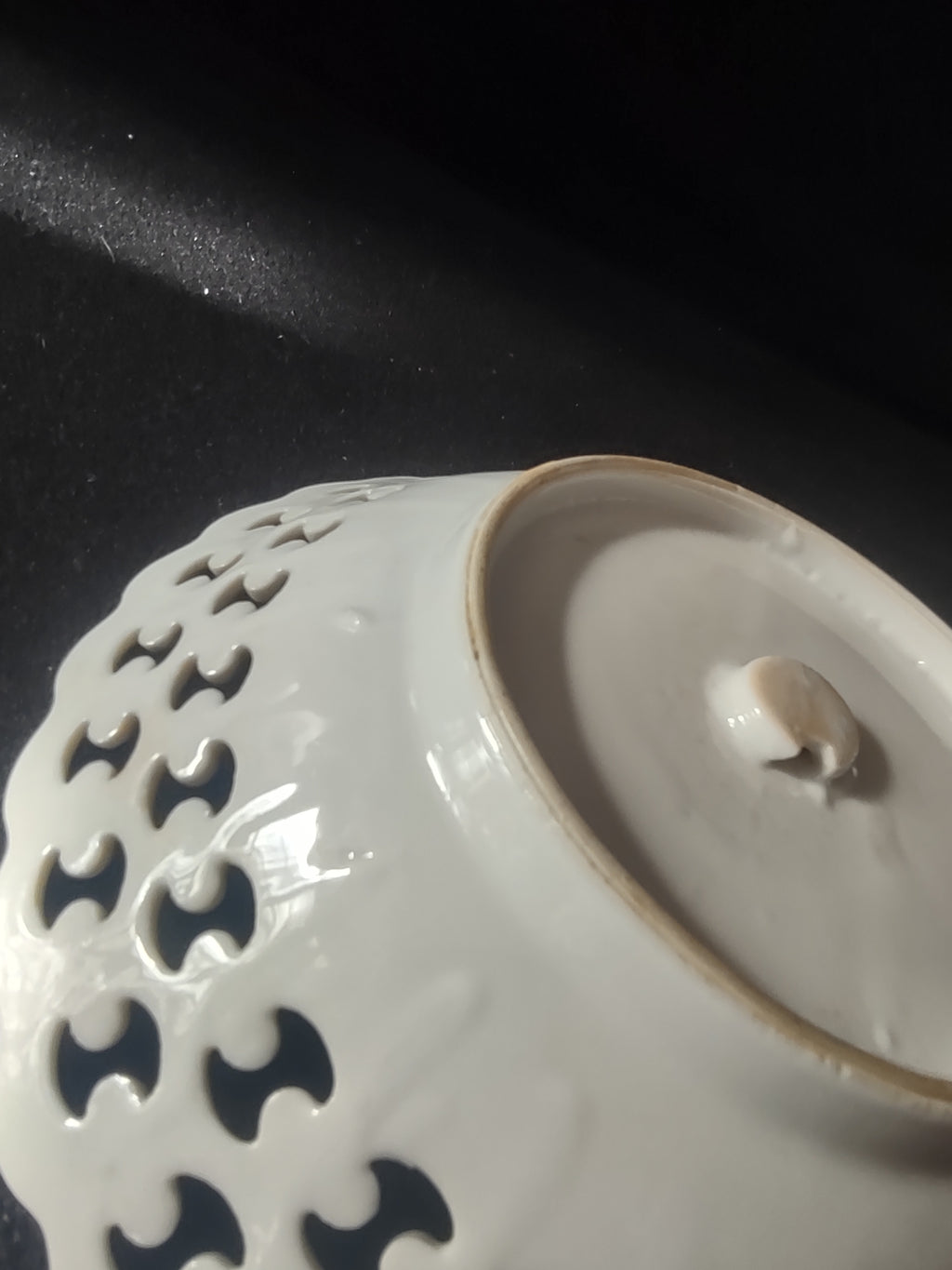 Vintage Reticulated Edge Porcelain Plate Purple Floral Wall Hanging (Lot 5073)