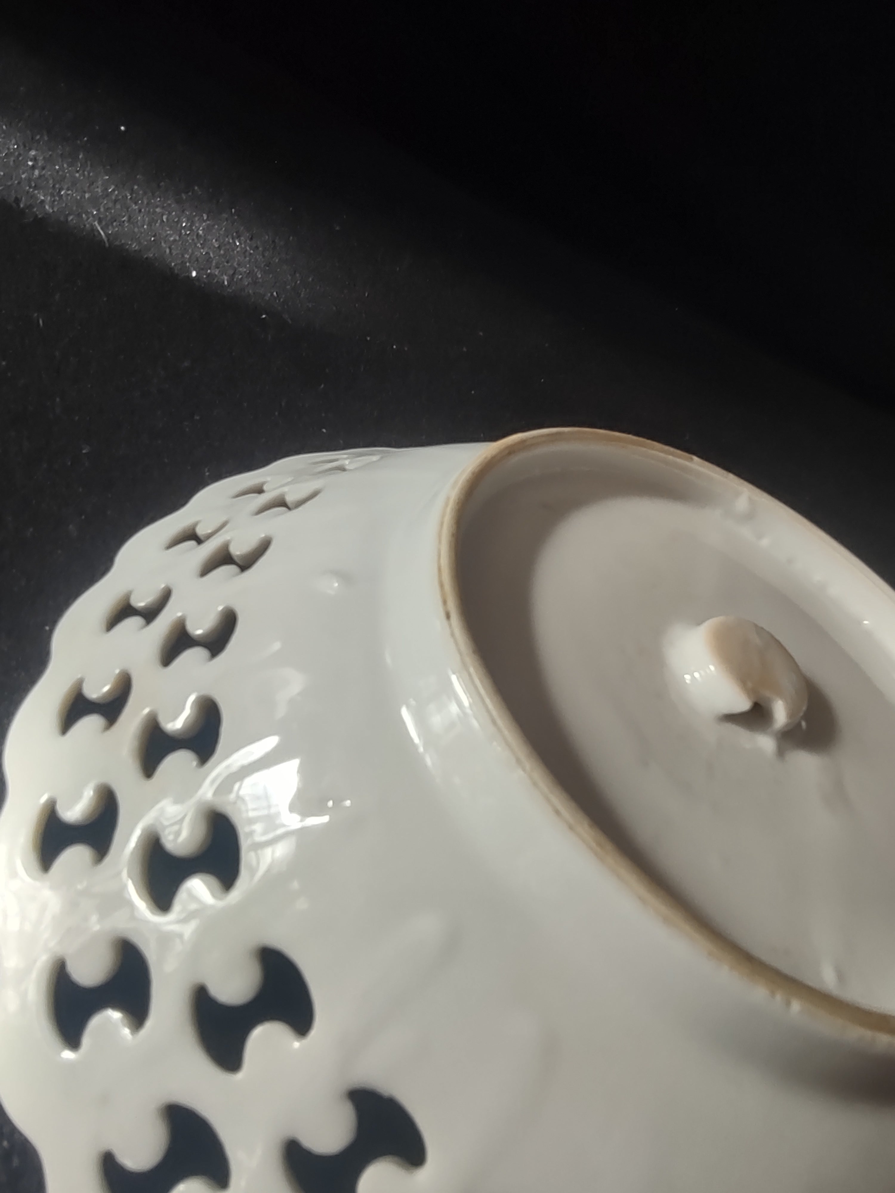 Vintage Reticulated Edge Porcelain Plate Purple Floral Wall Hanging (Lot 5073)