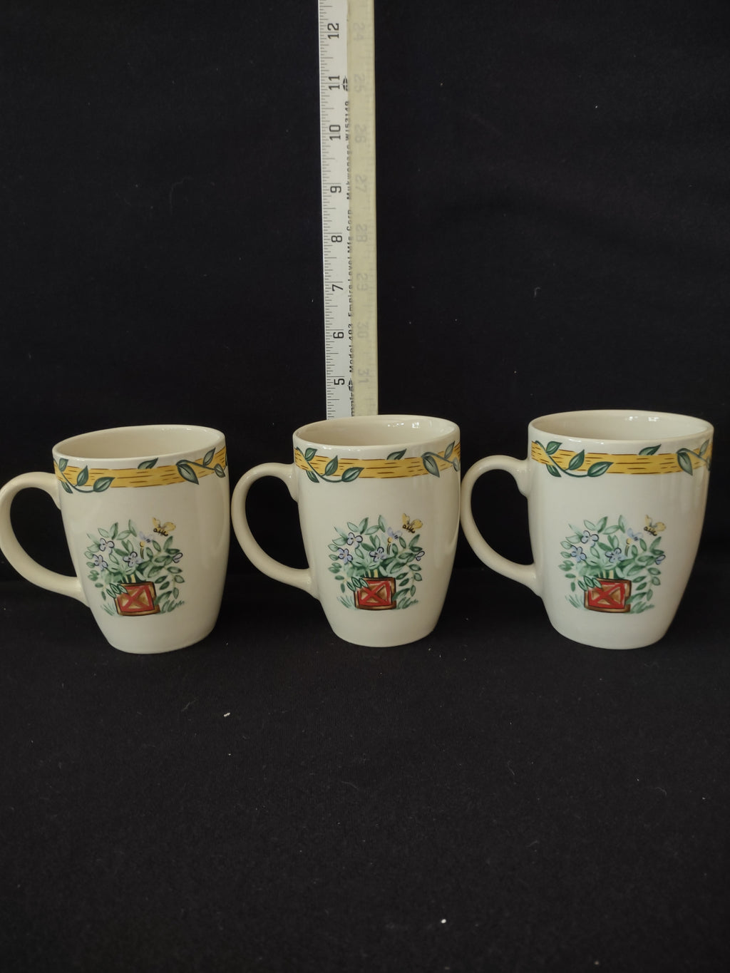 Vintage Thomson Pottery Birdhouse Coffee Mug X 3 (Lot 2907)