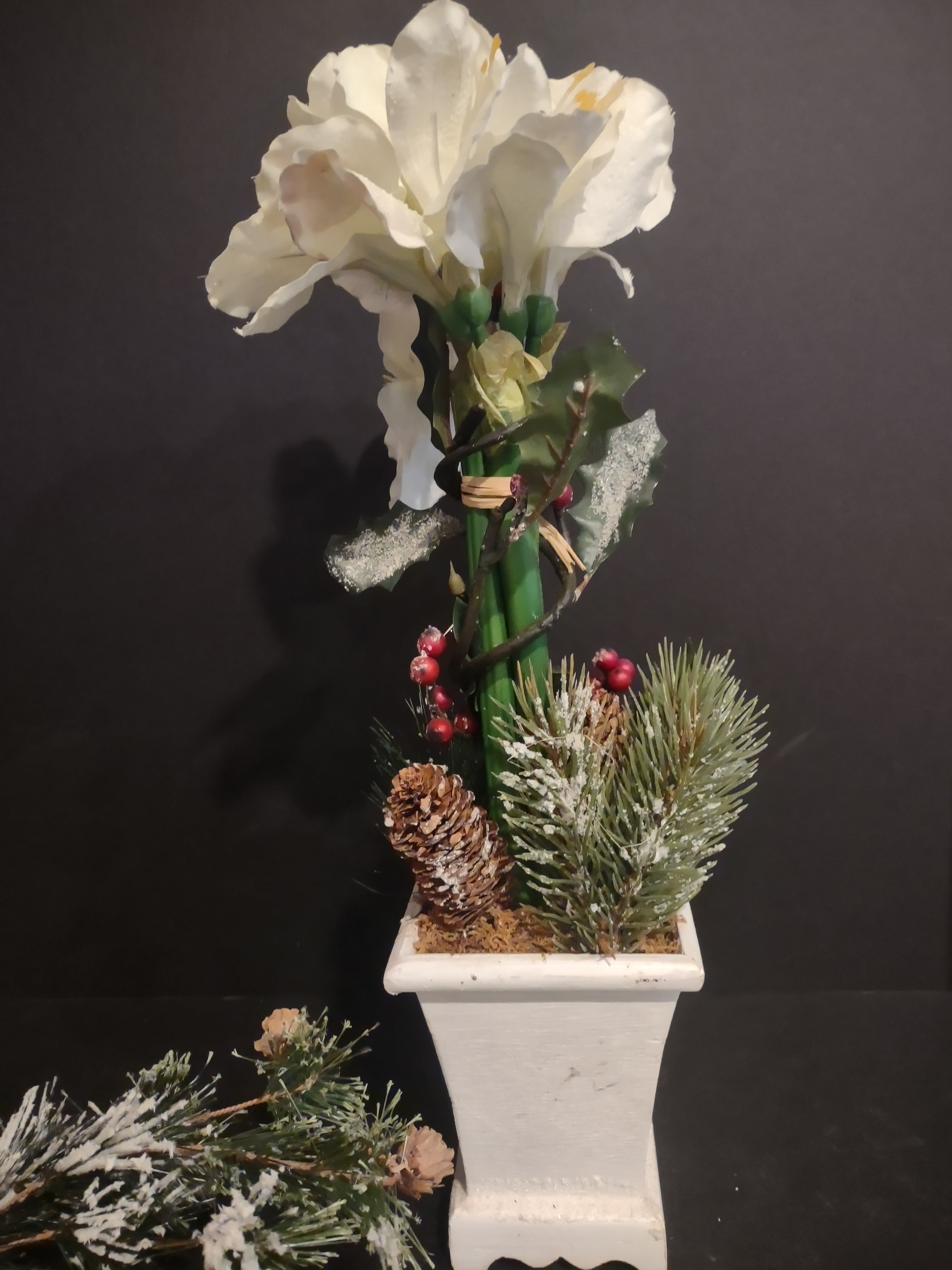 Christmas Vintage Topiary Flower Iced Pinecones Branch (lot 1272)