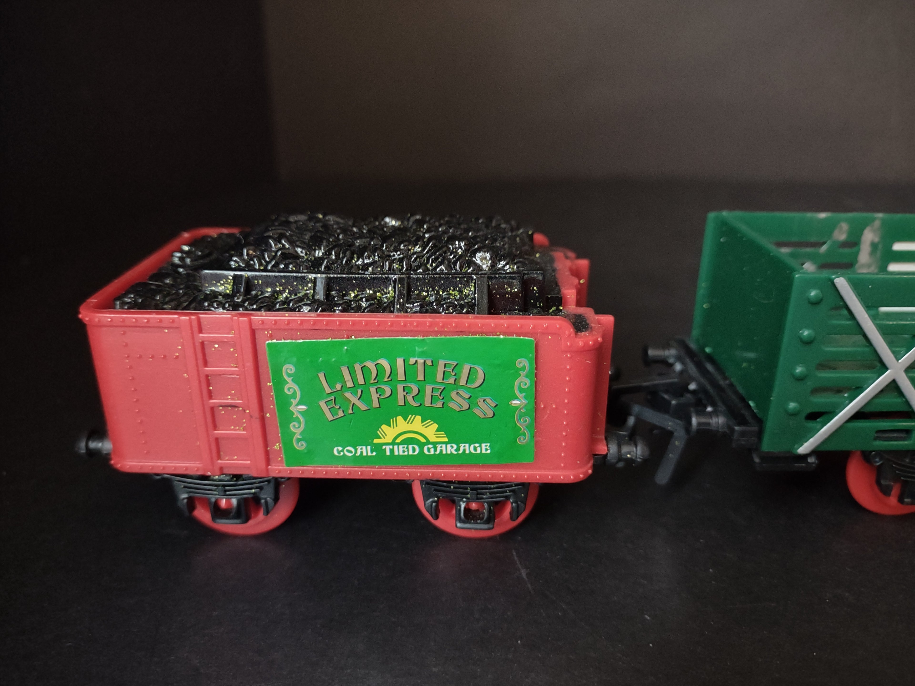 Christmas 3 Wagon Train Round Track (lot 1377)