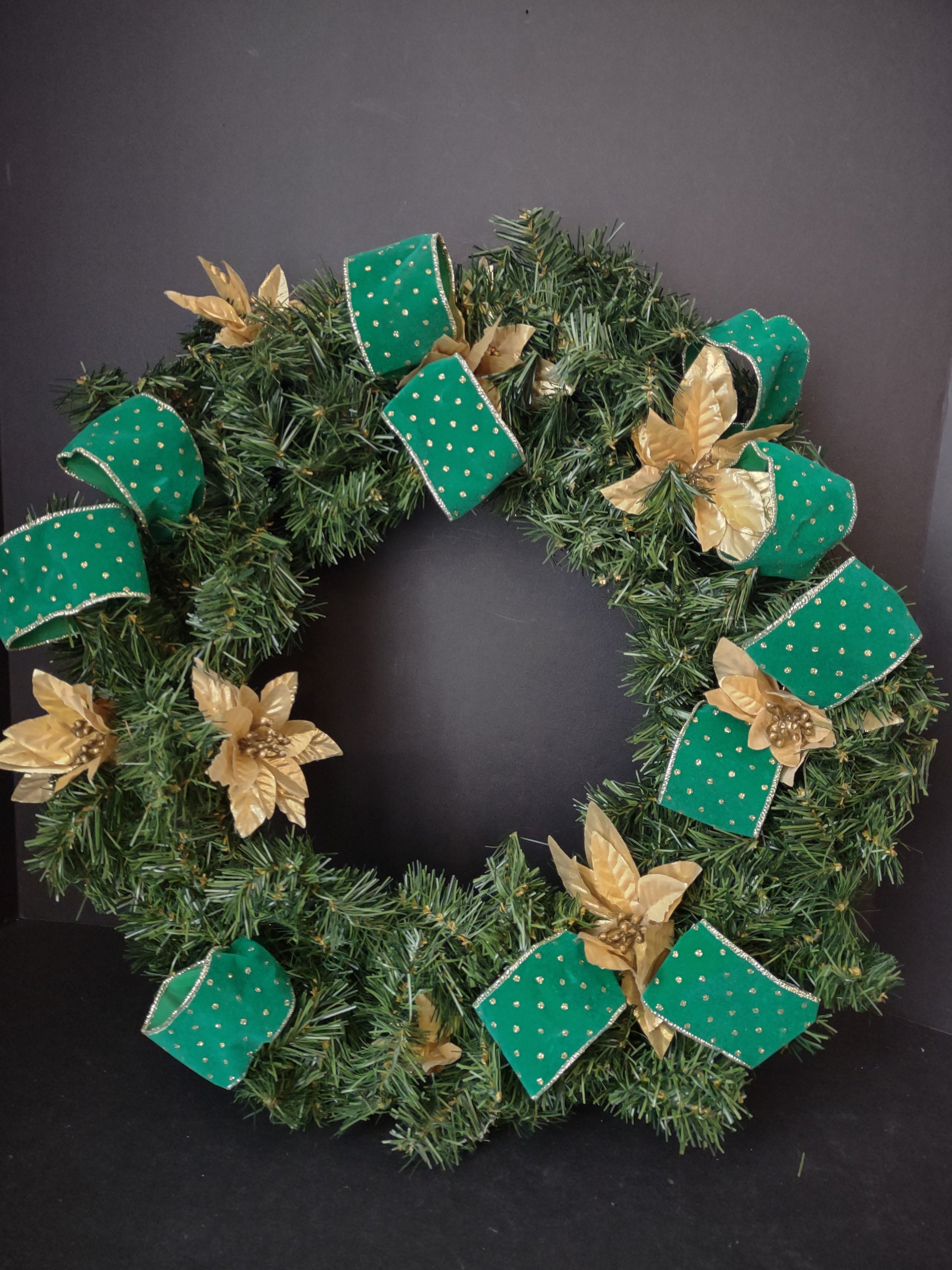 Christmas Wreath 20" Gold Poinsettia Green Ribbon Artificial (lot 1411)