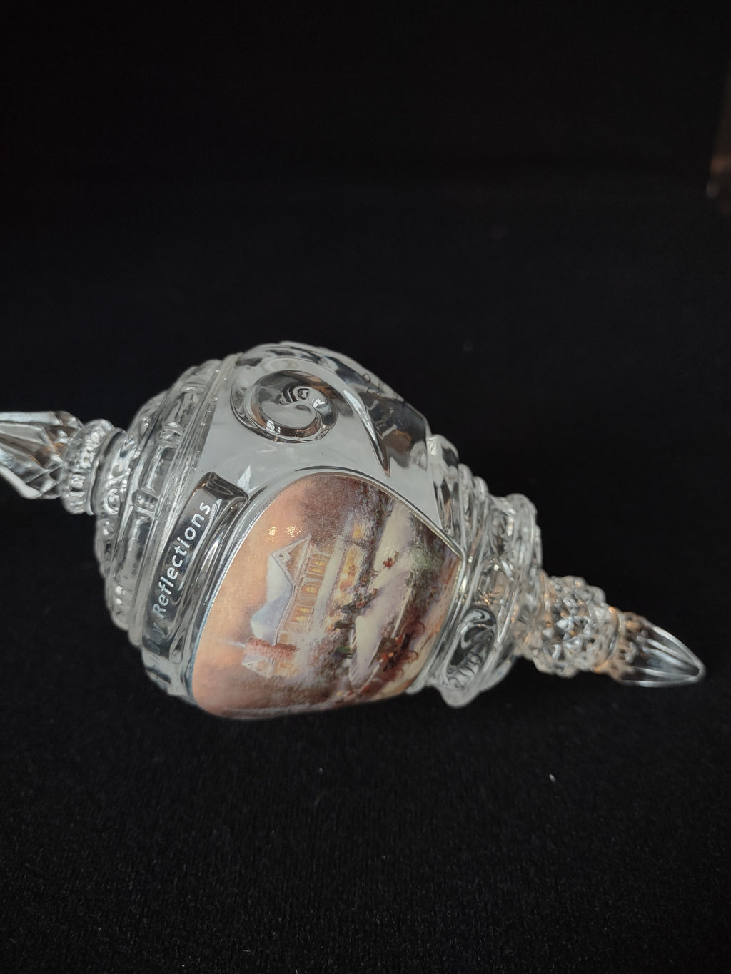 Thomas Kinkade Bradford 2005 Annual Crystal Ornament Holiday (lot 2482c)