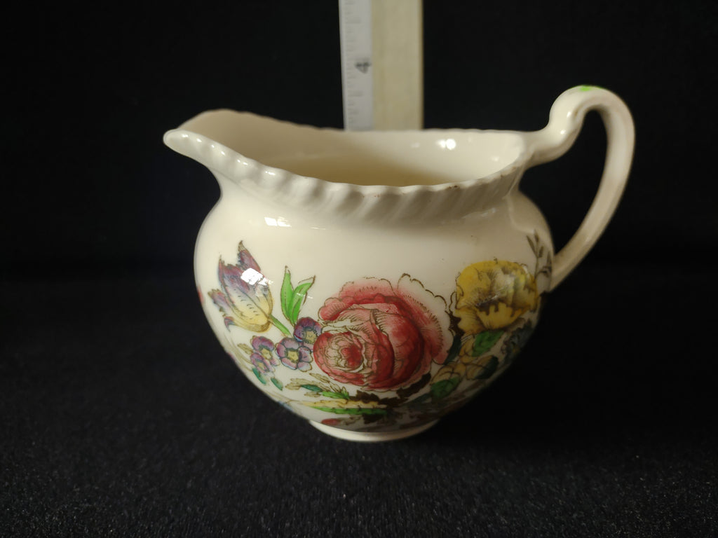 Vintage Johnson Bros Garden Bouquet Ironstone England Creamer (lot 5624)