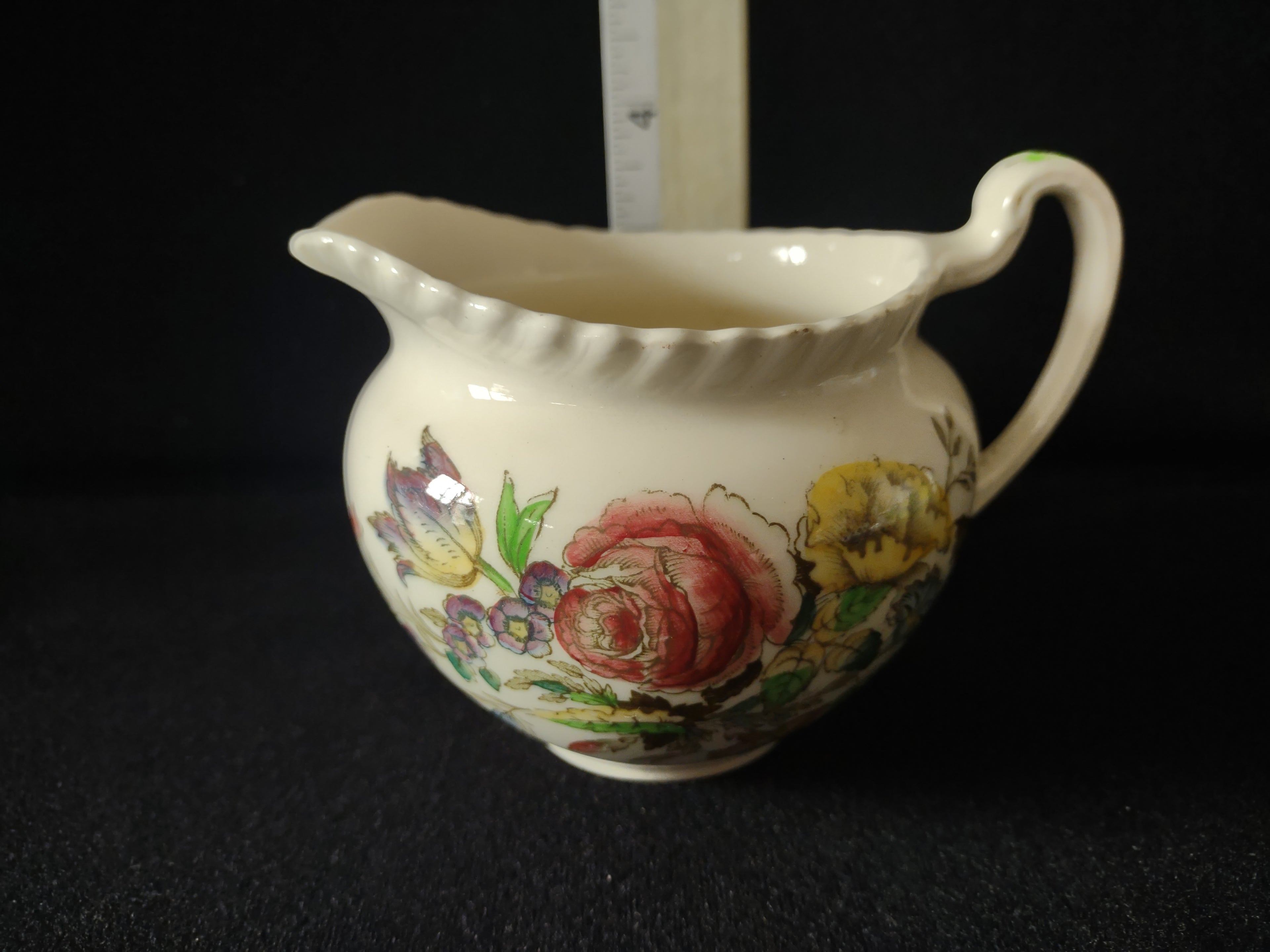 Vintage Johnson Bros Garden Bouquet Ironstone England Creamer (lot 5624)