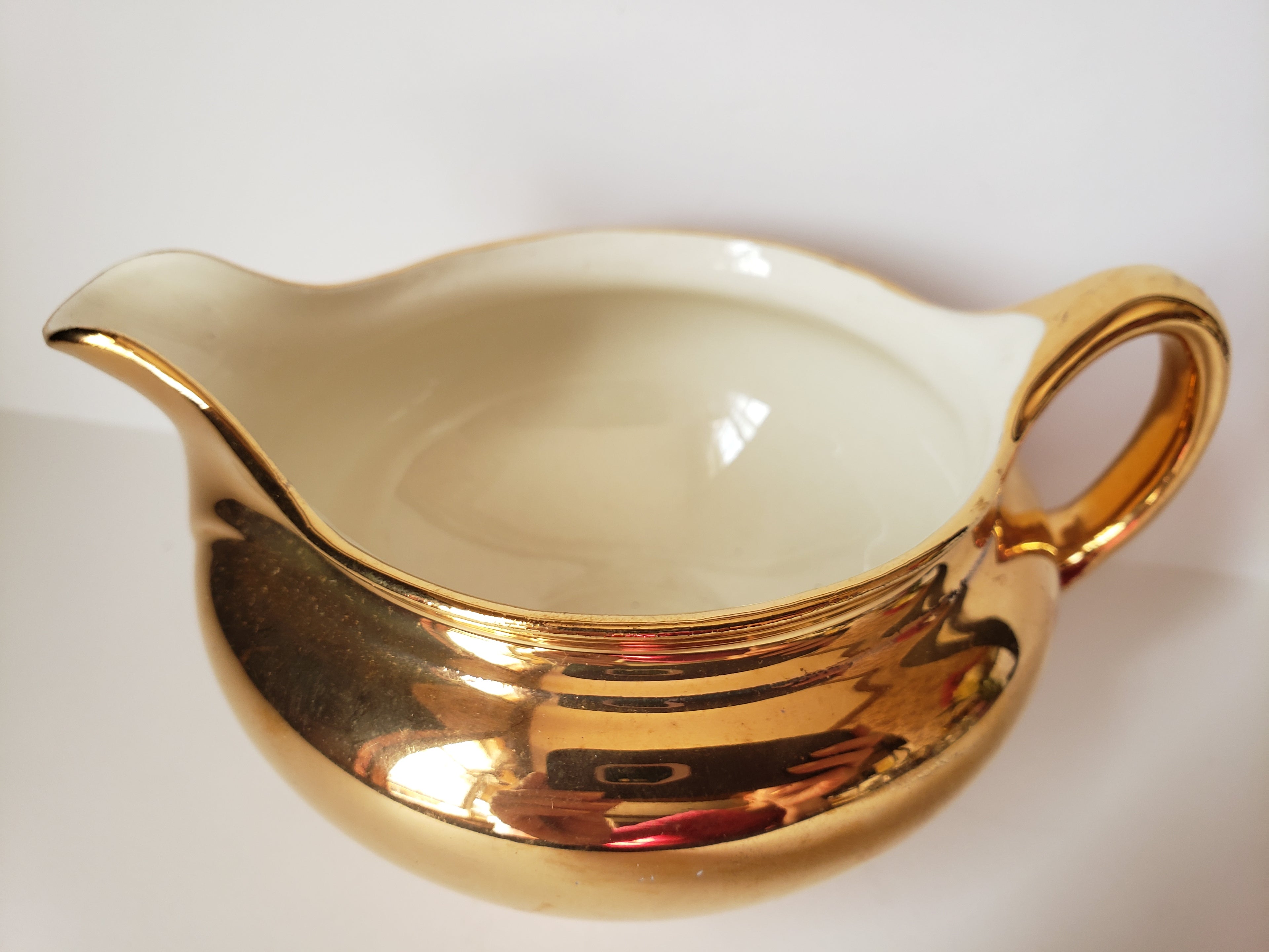 Vintage Homer Laughlin Eggshell Nautilus 22K GOLD Creamer (2154)