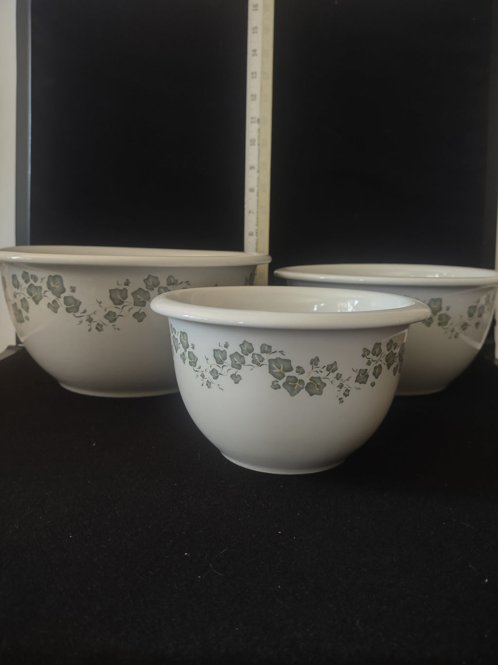 Corelle Callaway Ivy Mixing Bowls Set of 3 (Lot 2937)