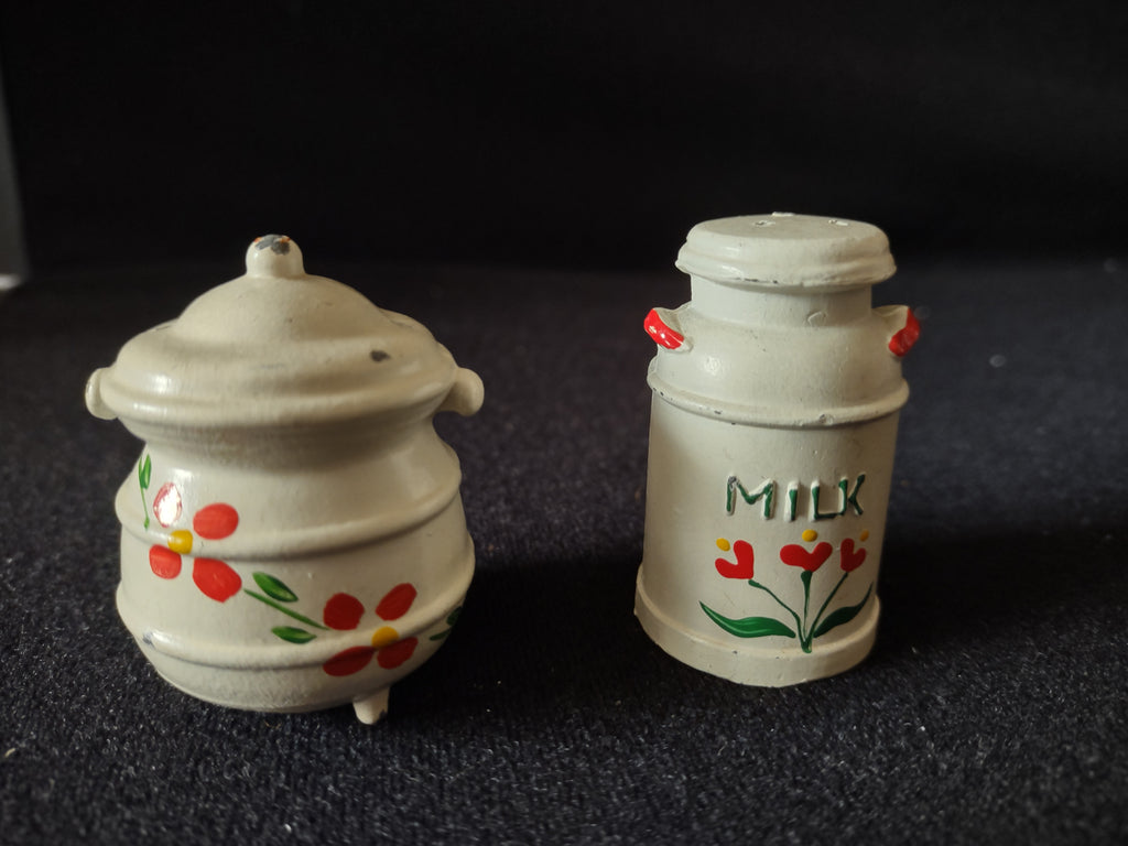 Vintage Cast Iron Milk Jug Salt and Pepper Shaker (lot 5377)