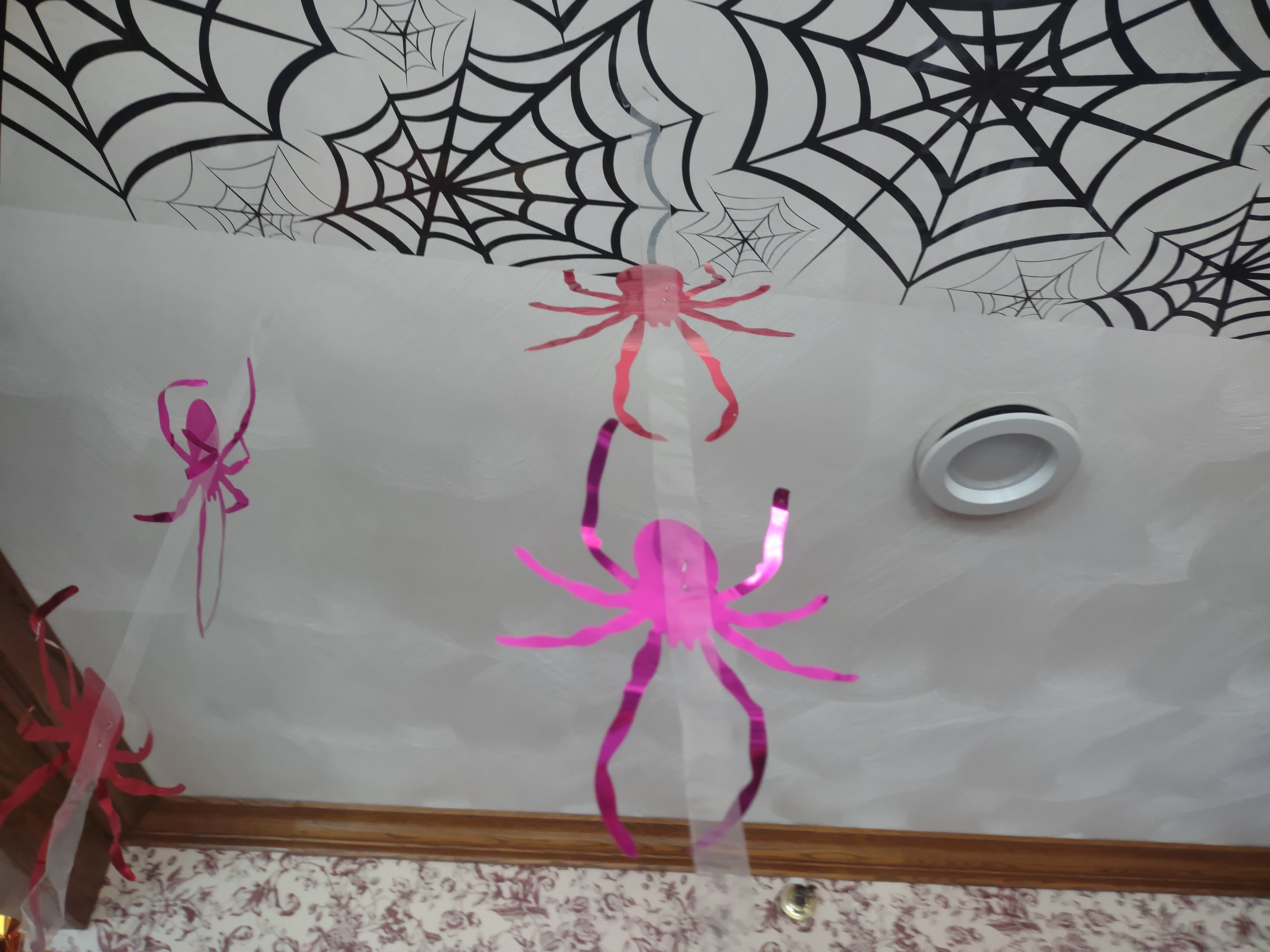 Vintage Halloween Foil Spider Hanging from Web Skull Pumpkin (lot 3132j)