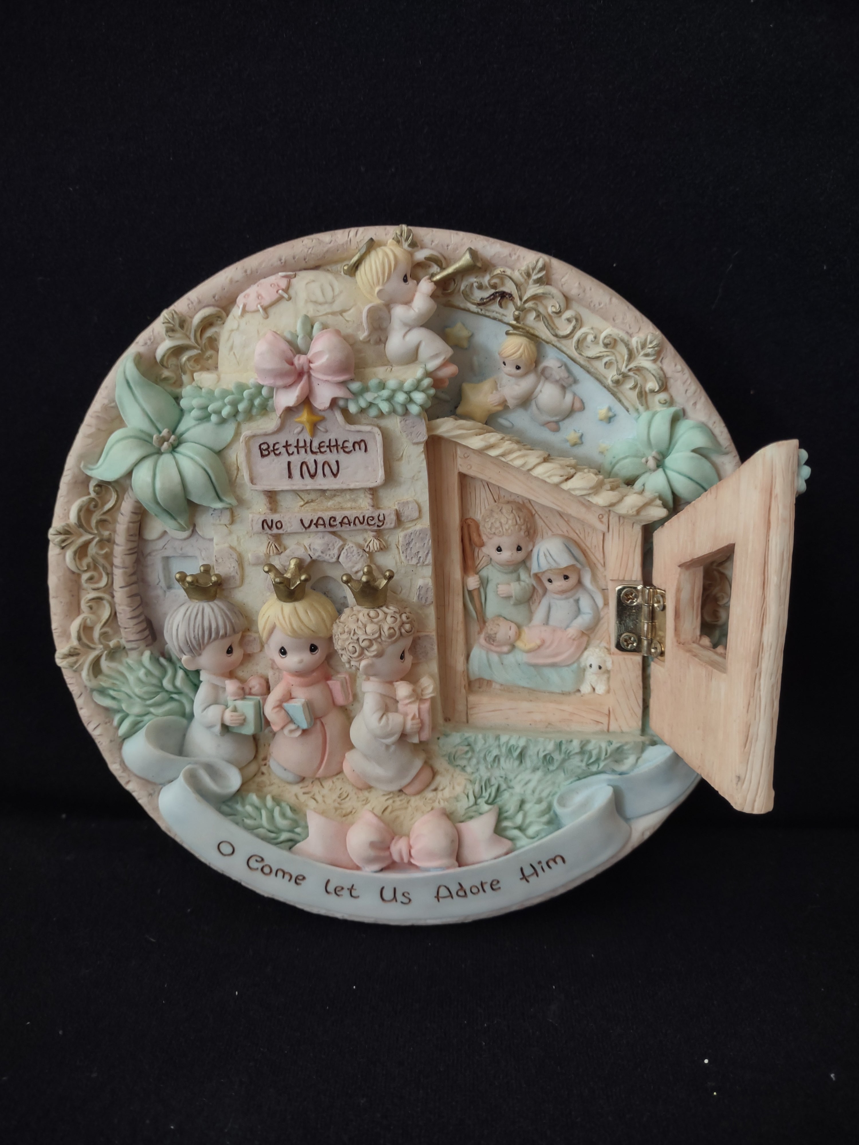 Vintage Christmas Precious Moments Bethlehem Inn Wise Men Holy Family (Lot 4033)