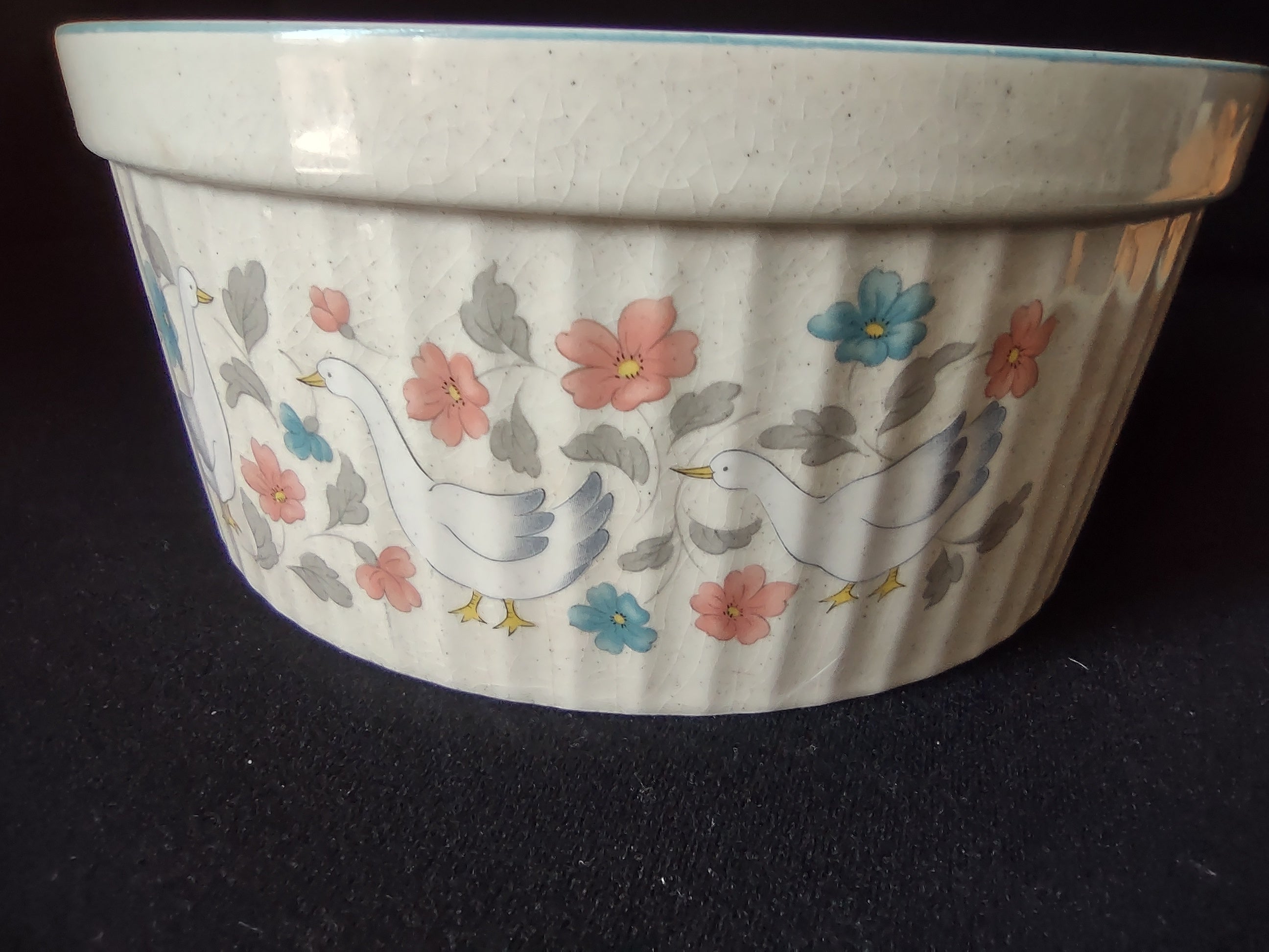 Vintage Country Classics Souffle Dish Geese Goose Duck Bowl CRAZING (lot 2803c)