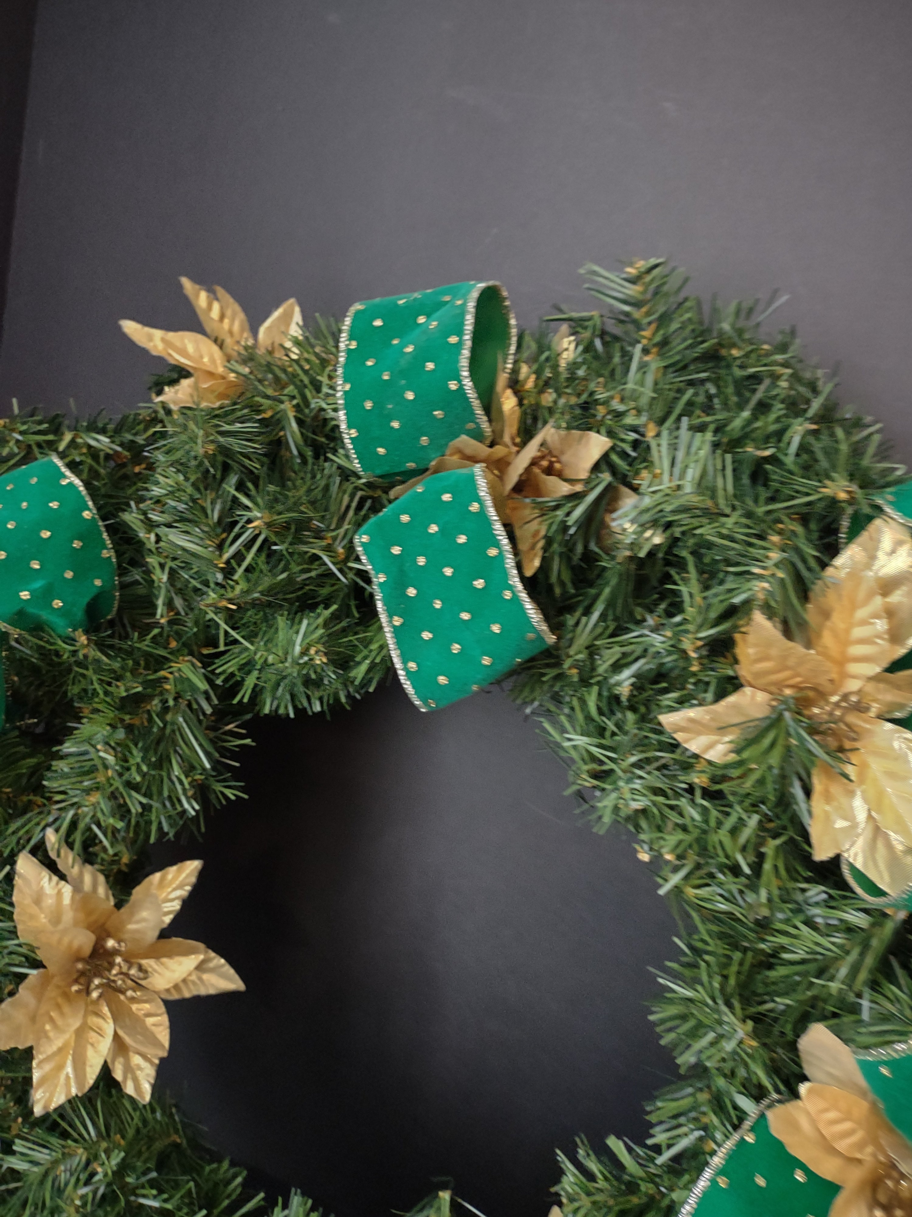Christmas Wreath 20" Gold Poinsettia Green Ribbon Artificial (lot 1411)