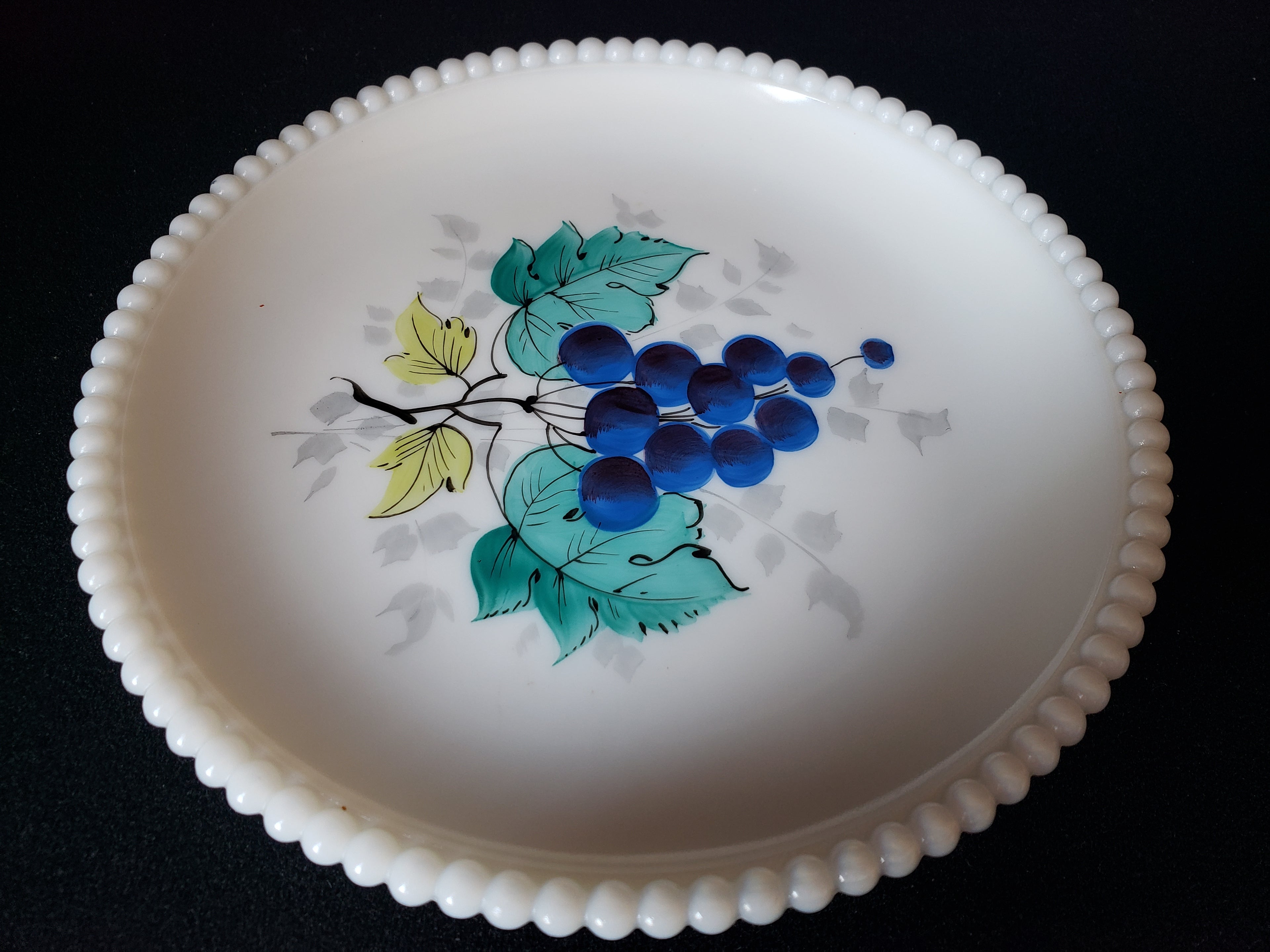 Vintage Westmoreland Grape Motif Milk Glass Dessert Plate (lot 2186)