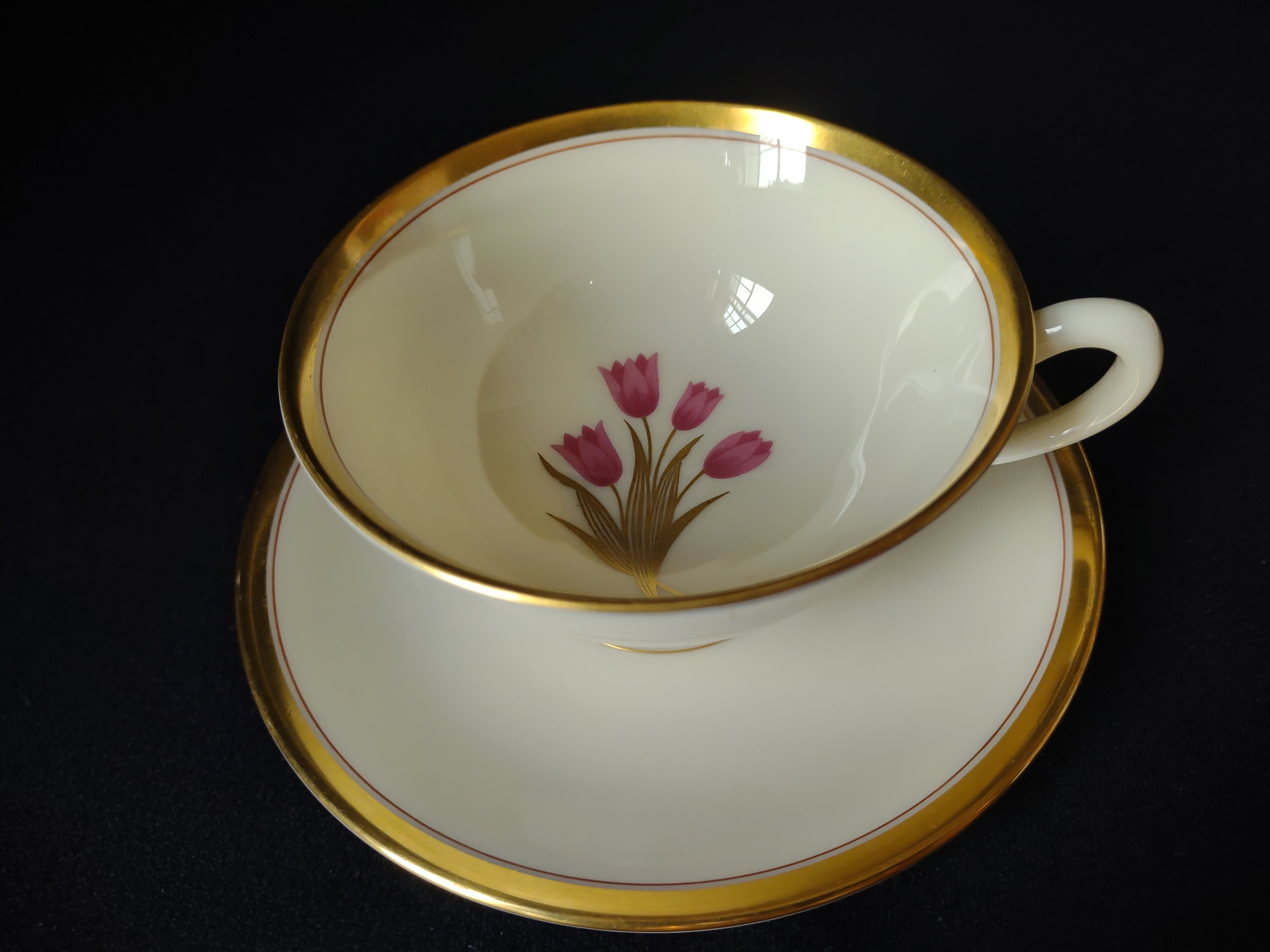 Vintage Lenox Bradford Tulips Gold Trim Tea Cup with Saucer (lot 1827)