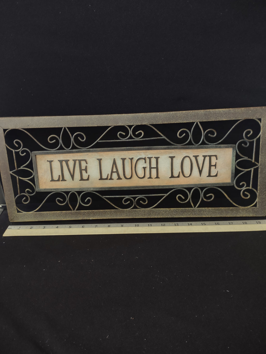 Lisa Hilliker Live Laugh Love Metal Wall Decoration (Lot 3317t)