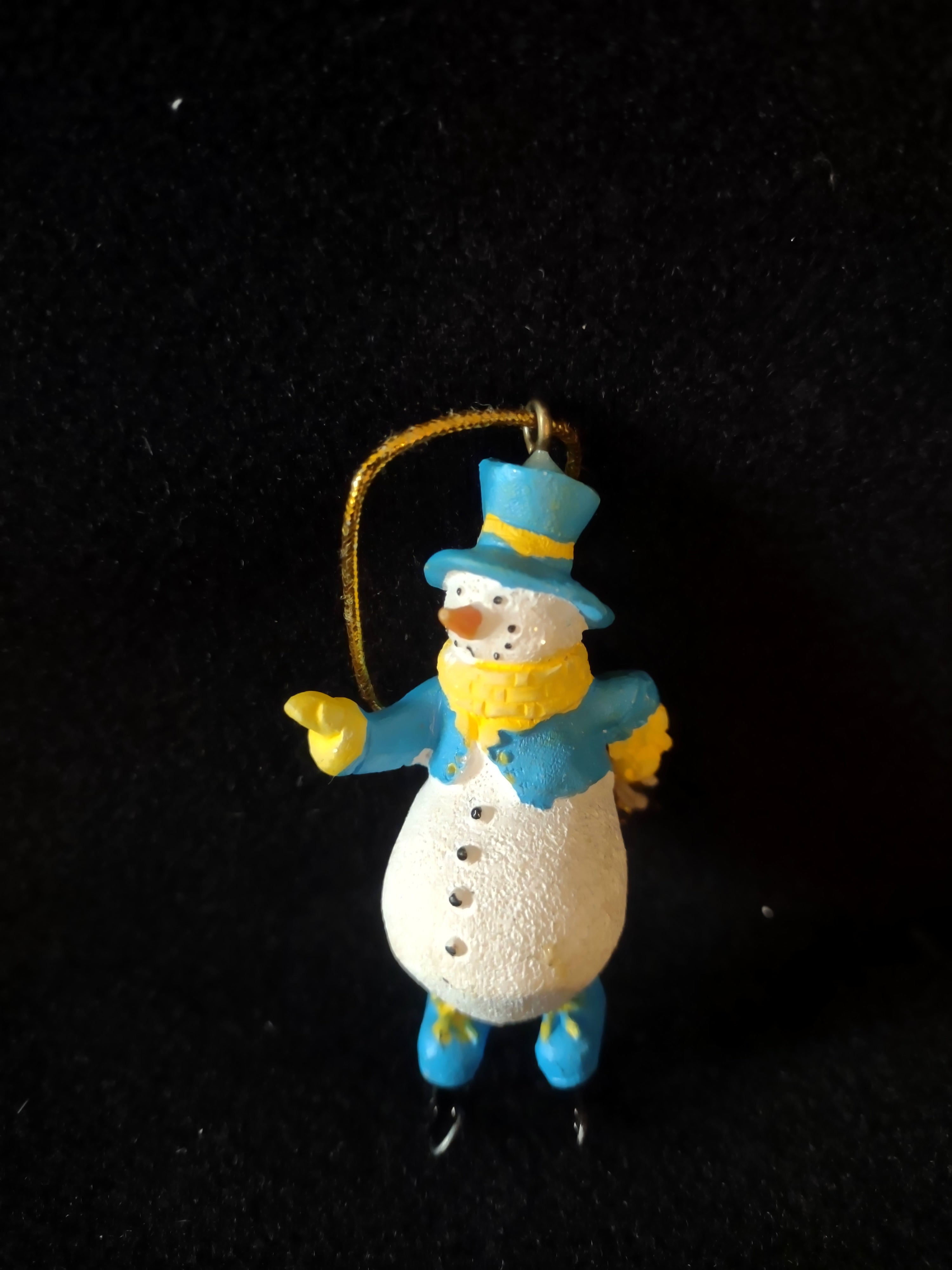 Christmas Vintage Winter Skating Snowmen Ornaments Set Of 4 (Lot 4589)