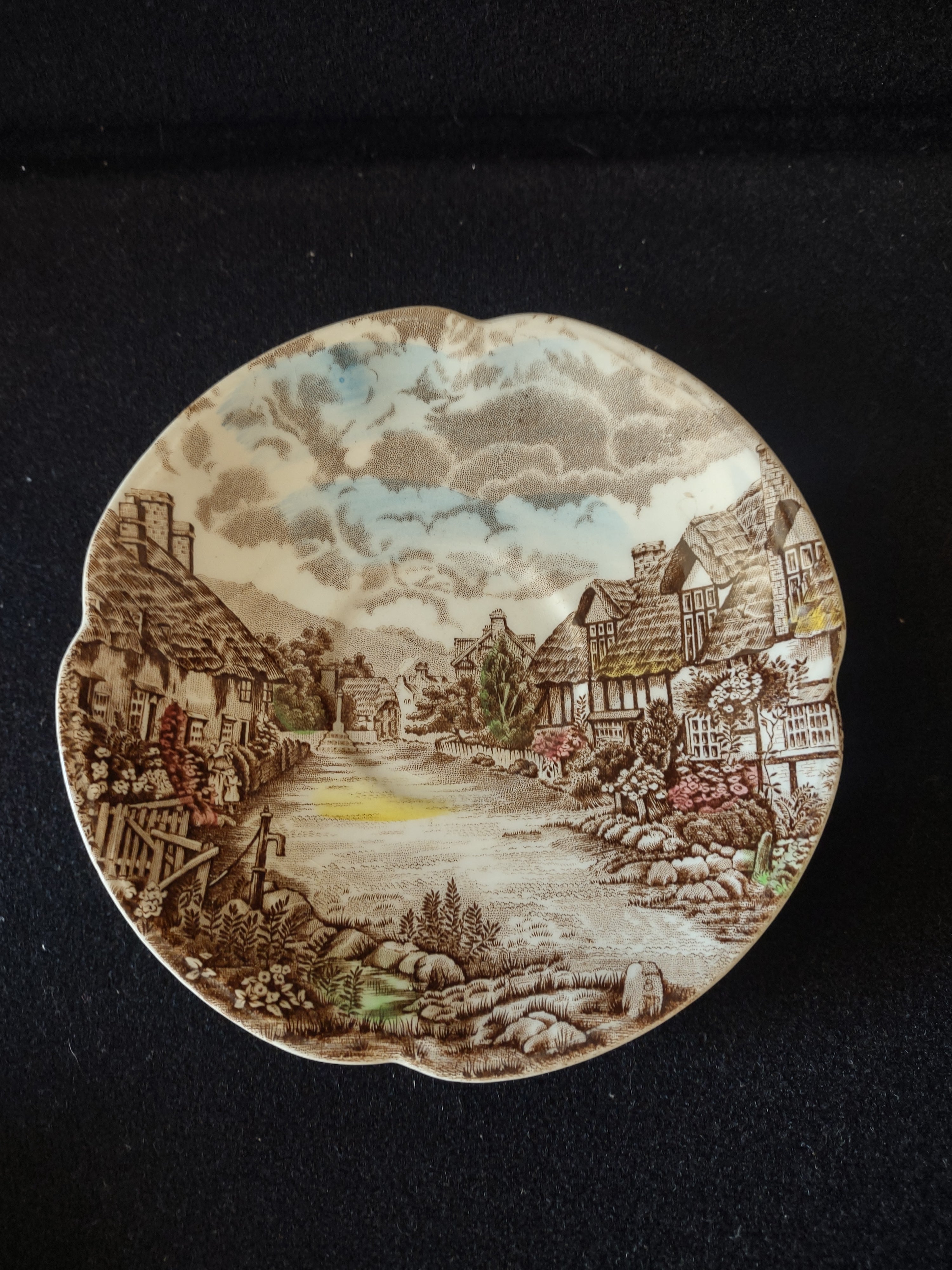 Vintage Johnson Bros Teacup Saucer Ironstone Olde English Countryside (Lot 5536)