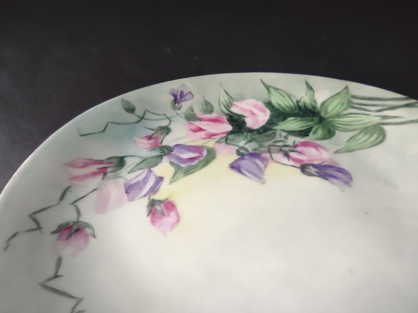 Limoges Gold Trim Salad Luncheon Pink Purple Flower Plate (lot 631)