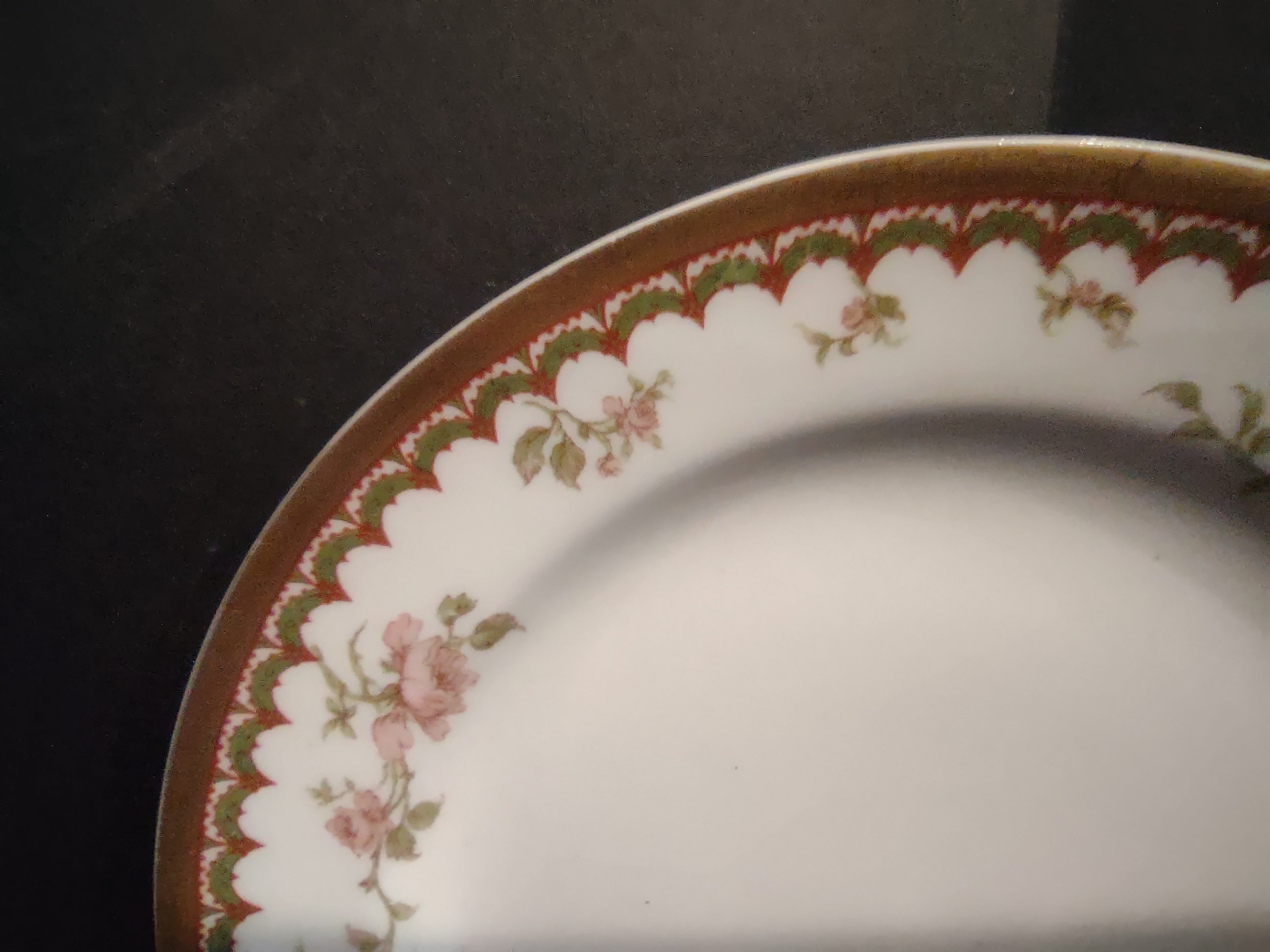 Haviland Limoges French Chic Rose Maroon Green Bread/Butter Plate (lot 1090)