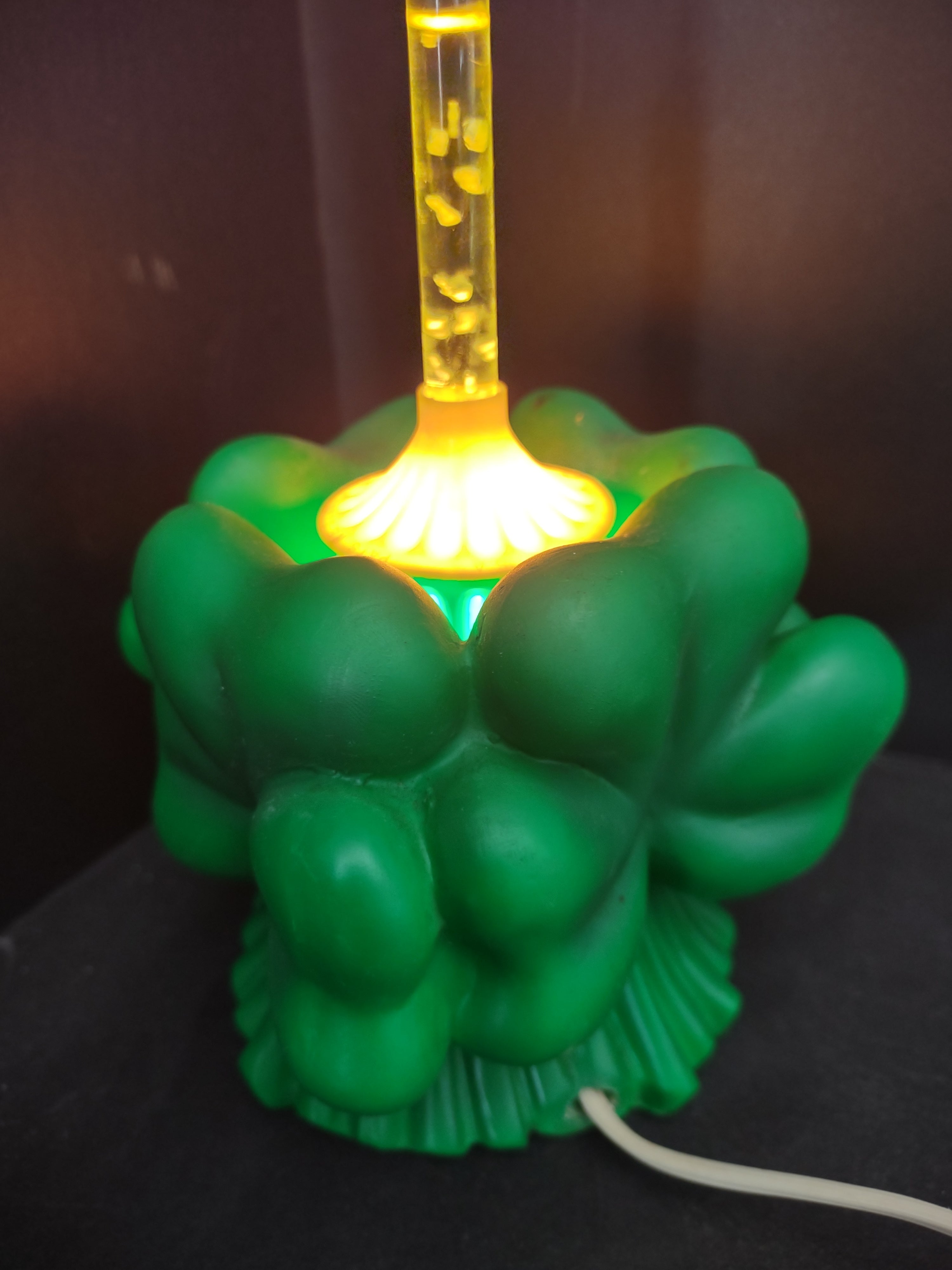 Vintage Shamrock Lamp with Christmas Ornament (lot 3188j)